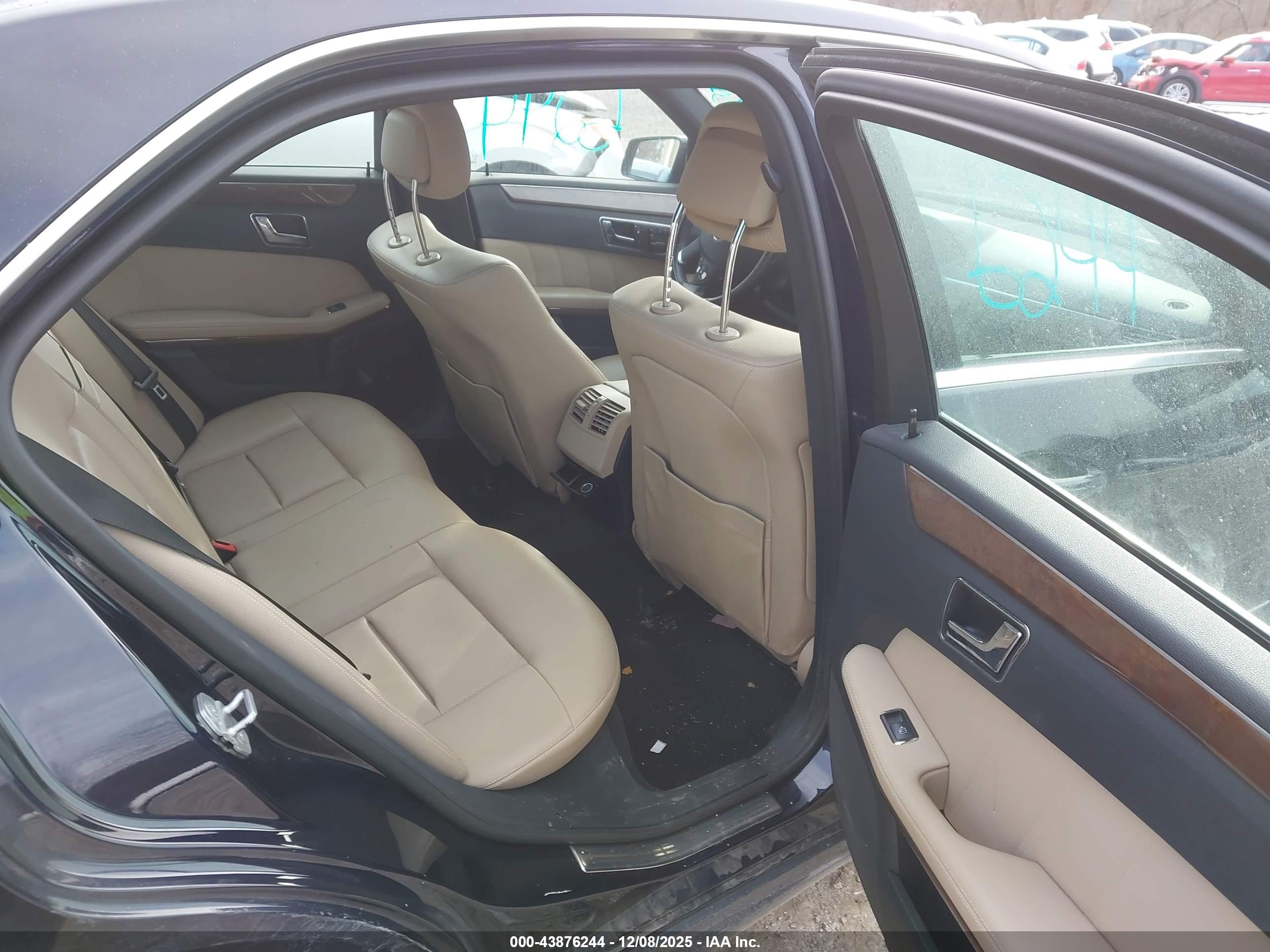 MERCEDES-BENZ E image 8