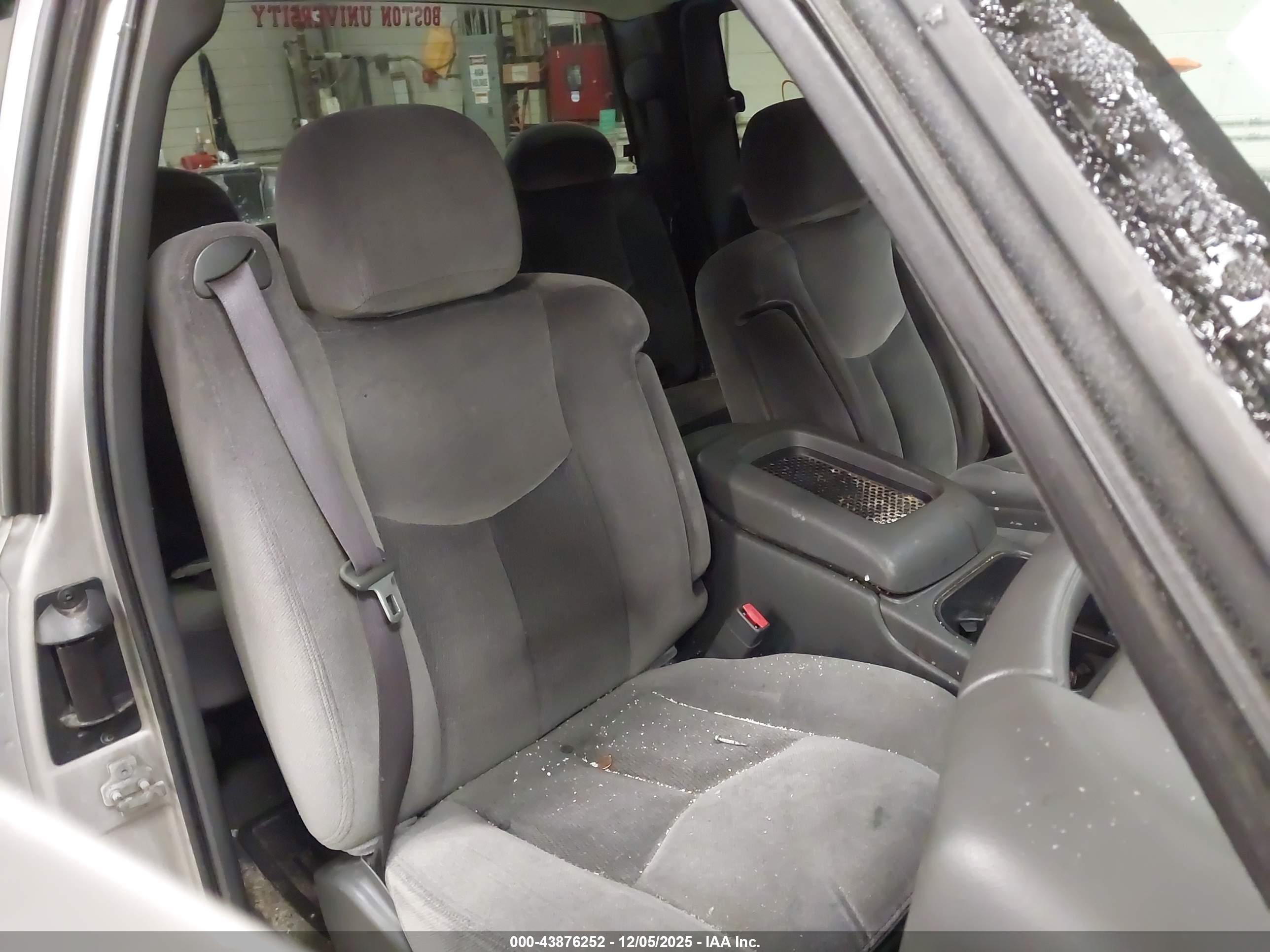GMC SIERRA image 8