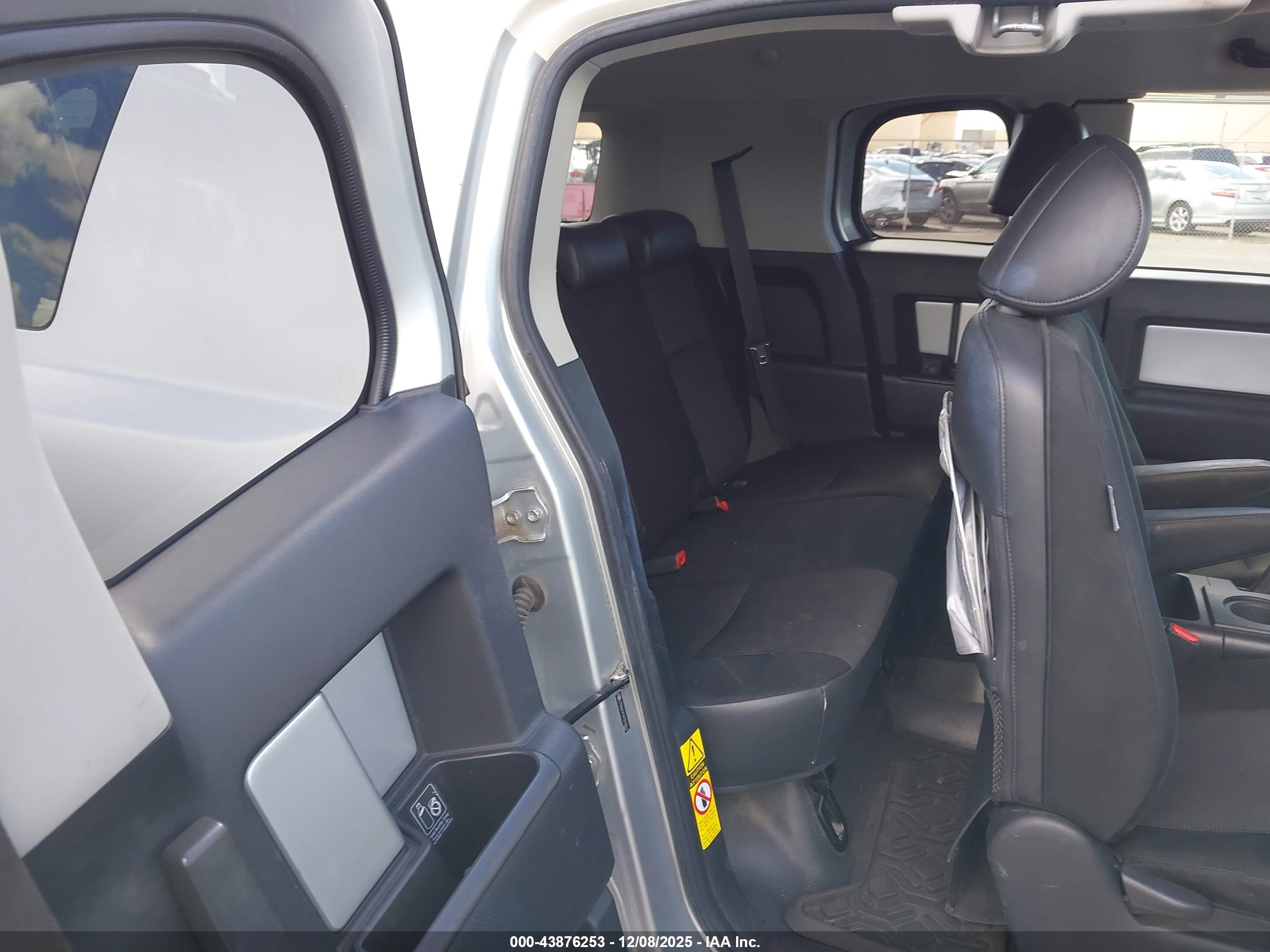 TOYOTA FJ image 8