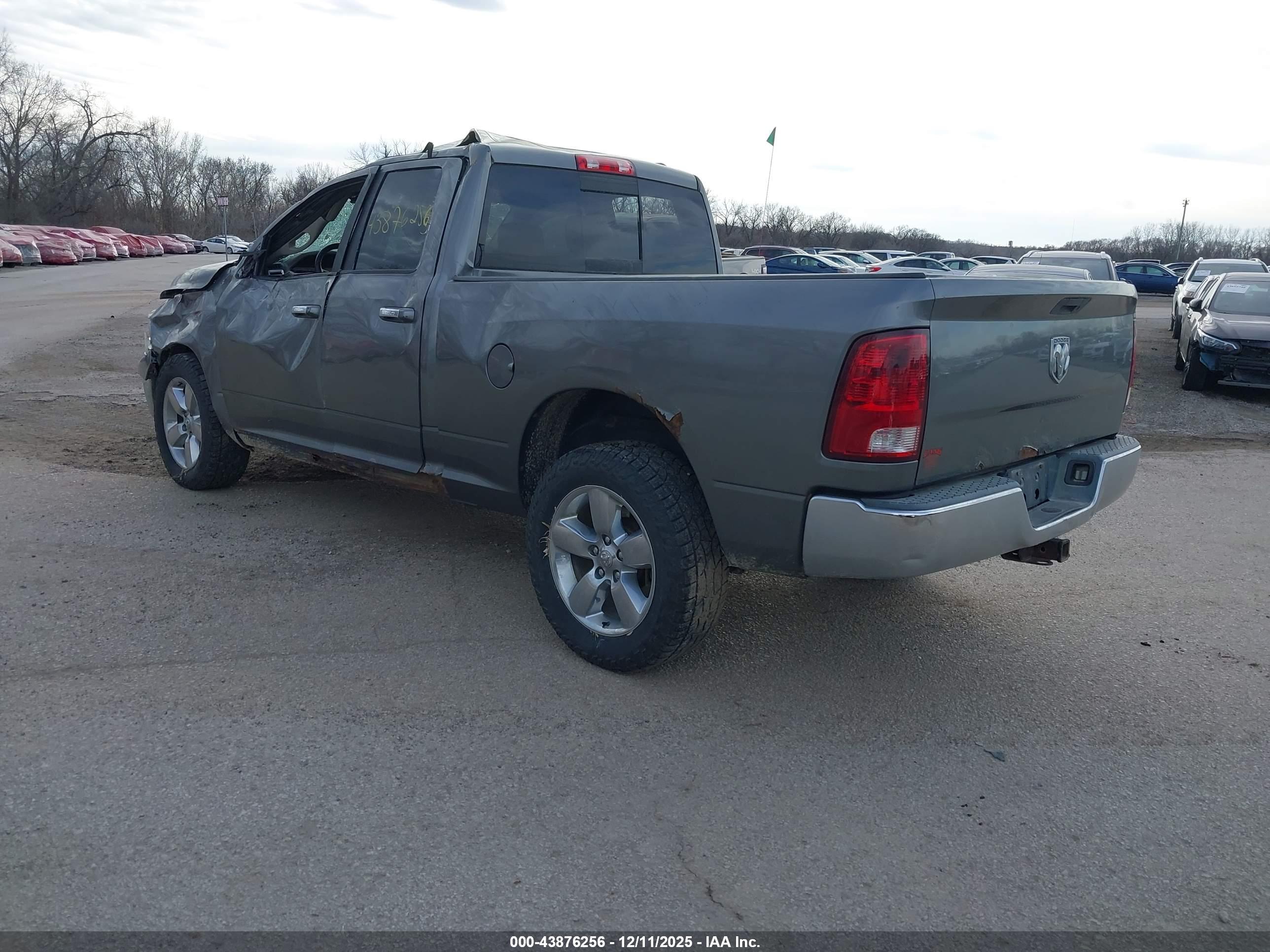 DODGE RAM image 3