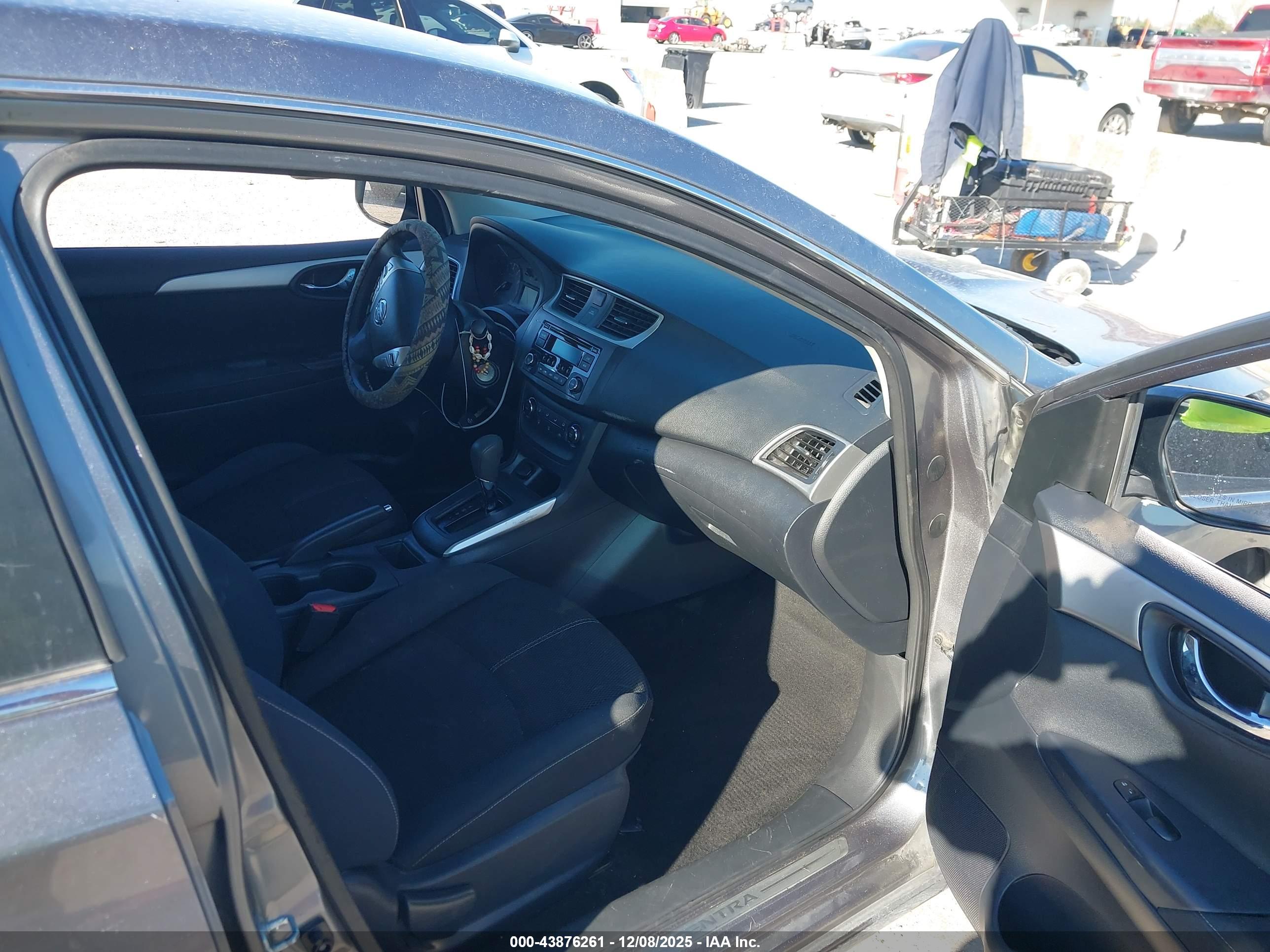 NISSAN SENTRA image 5