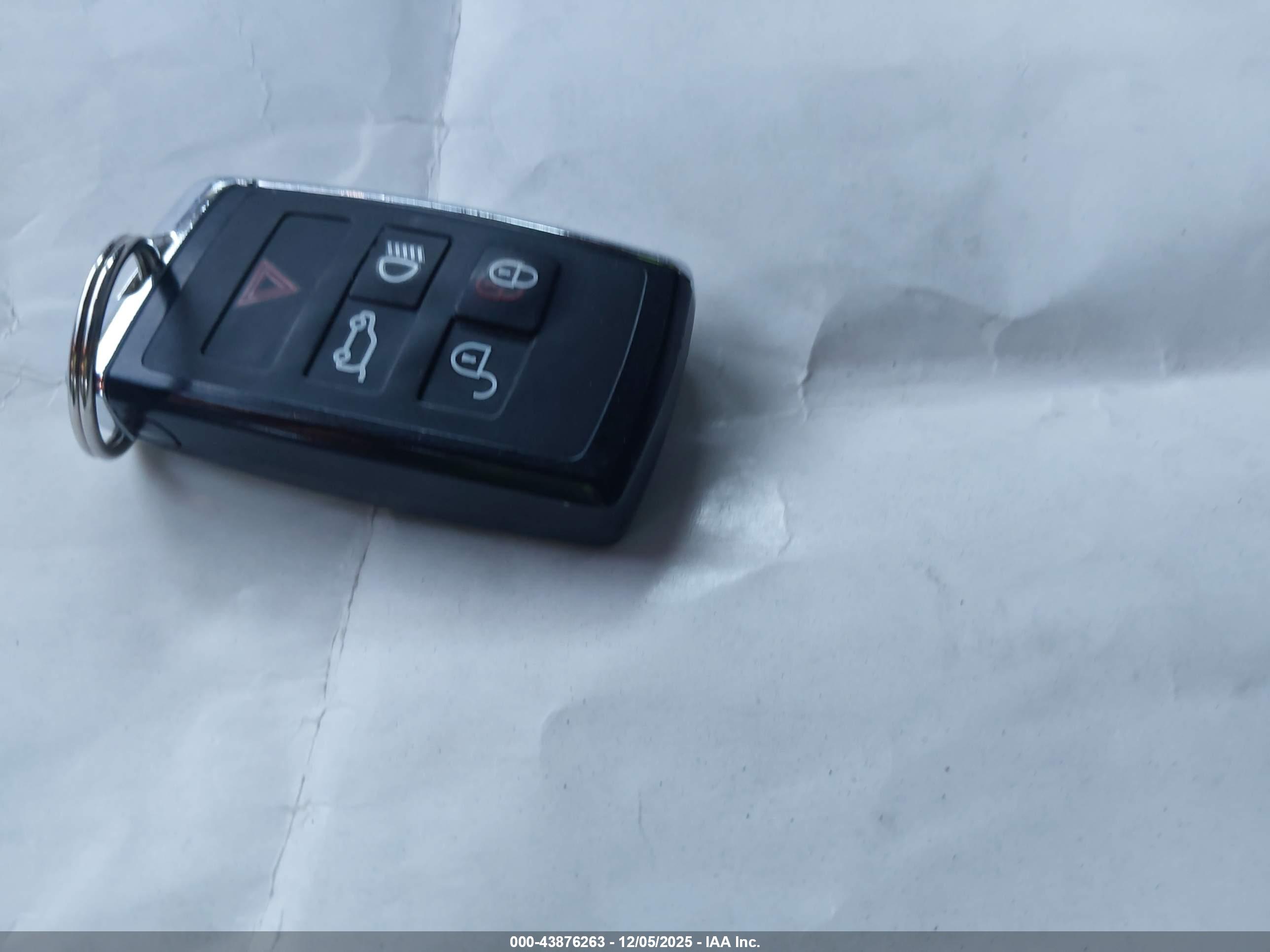 LAND ROVER image 11