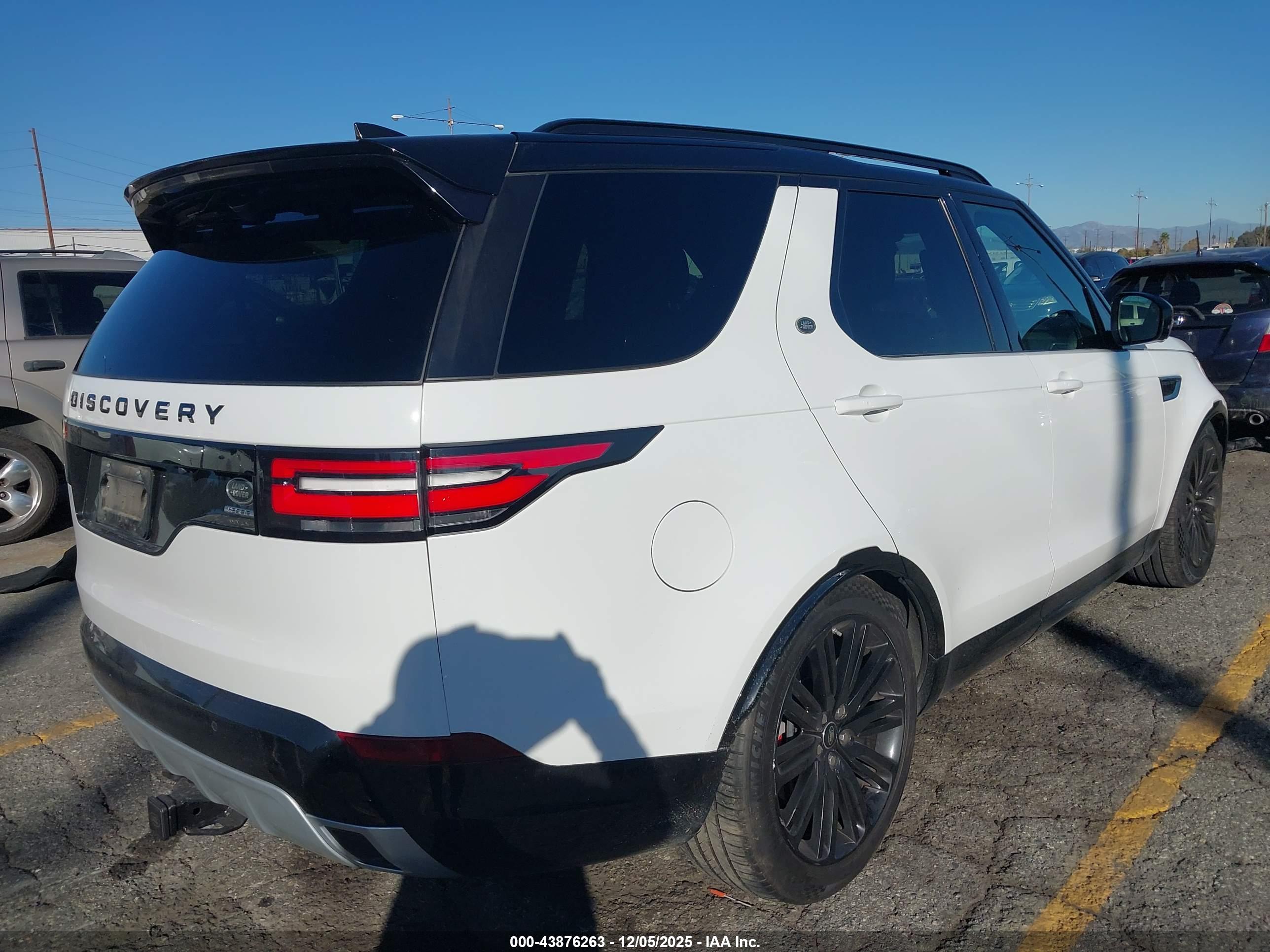 LAND ROVER image 4