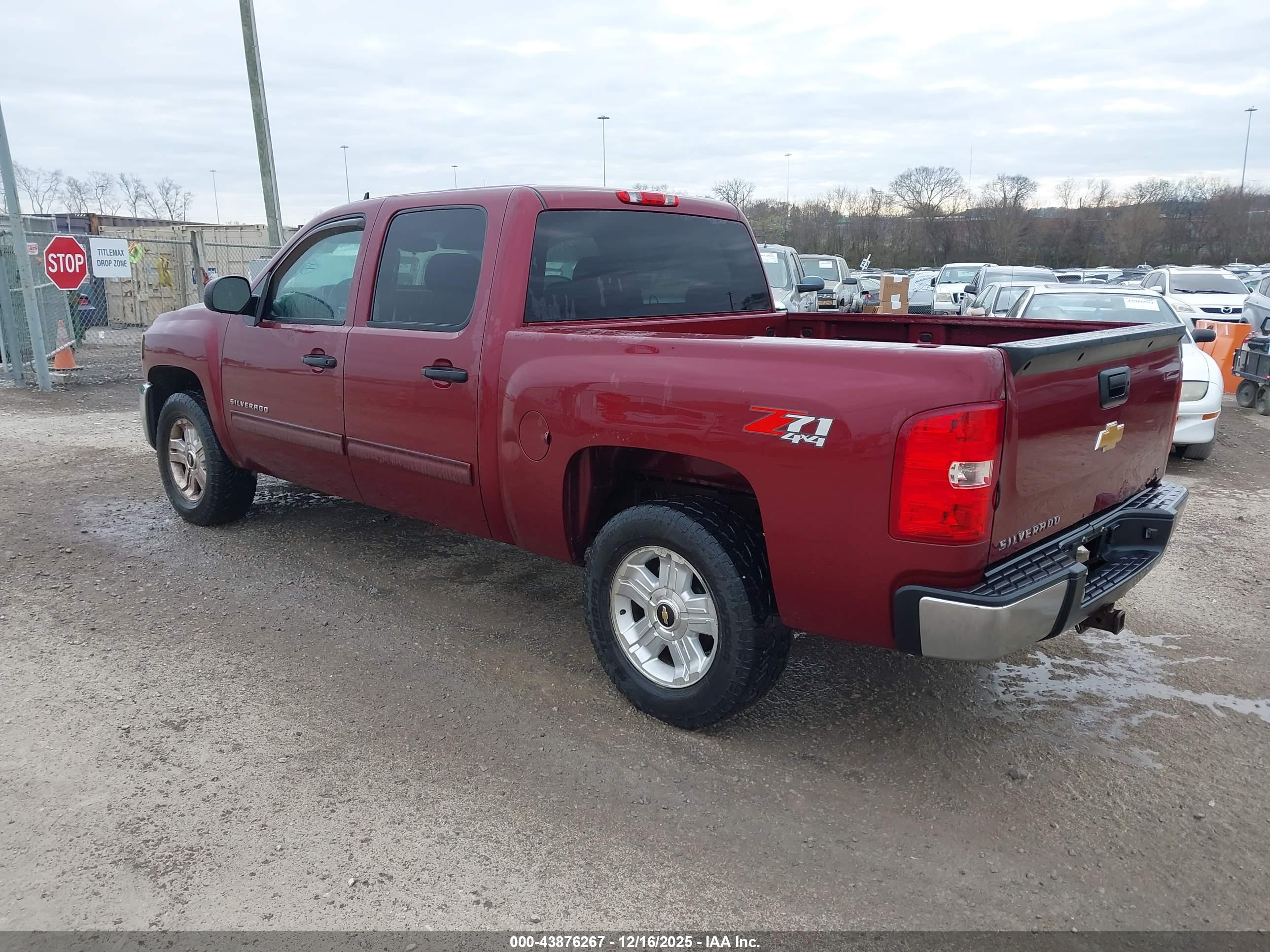 CHEVROLET SILVERADO image 3