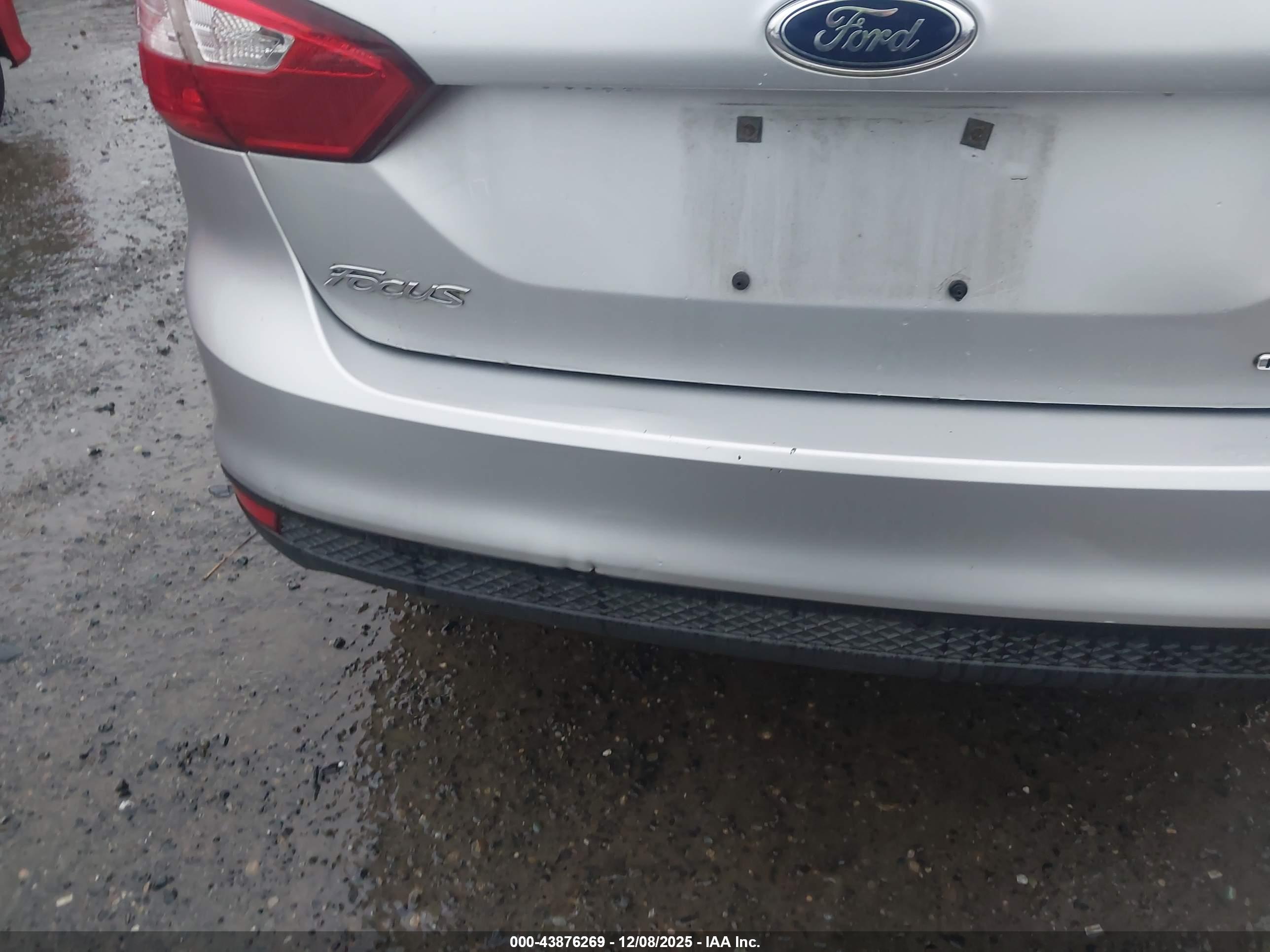 FORD FOCUS image 6