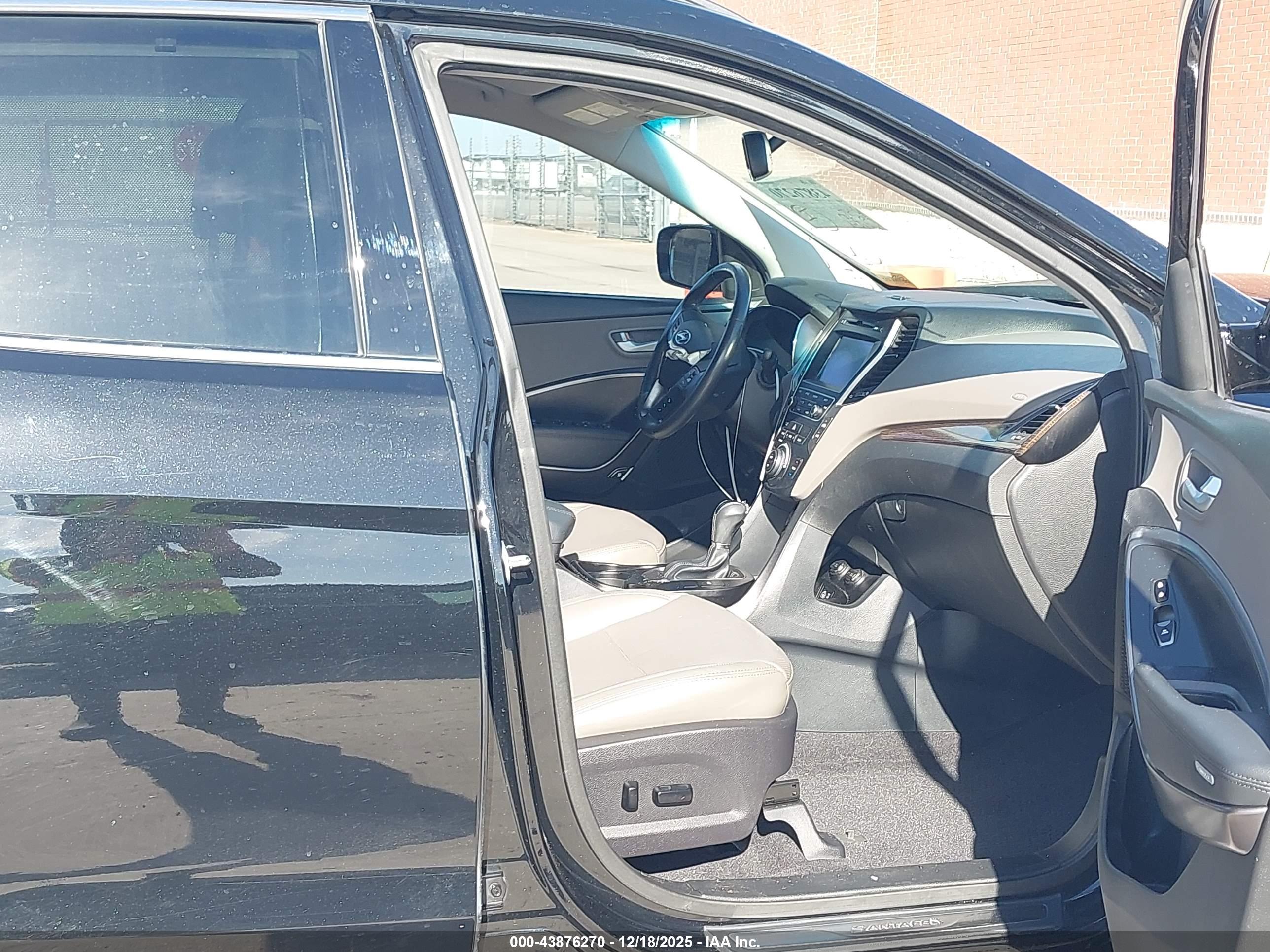 HYUNDAI SANTA image 5