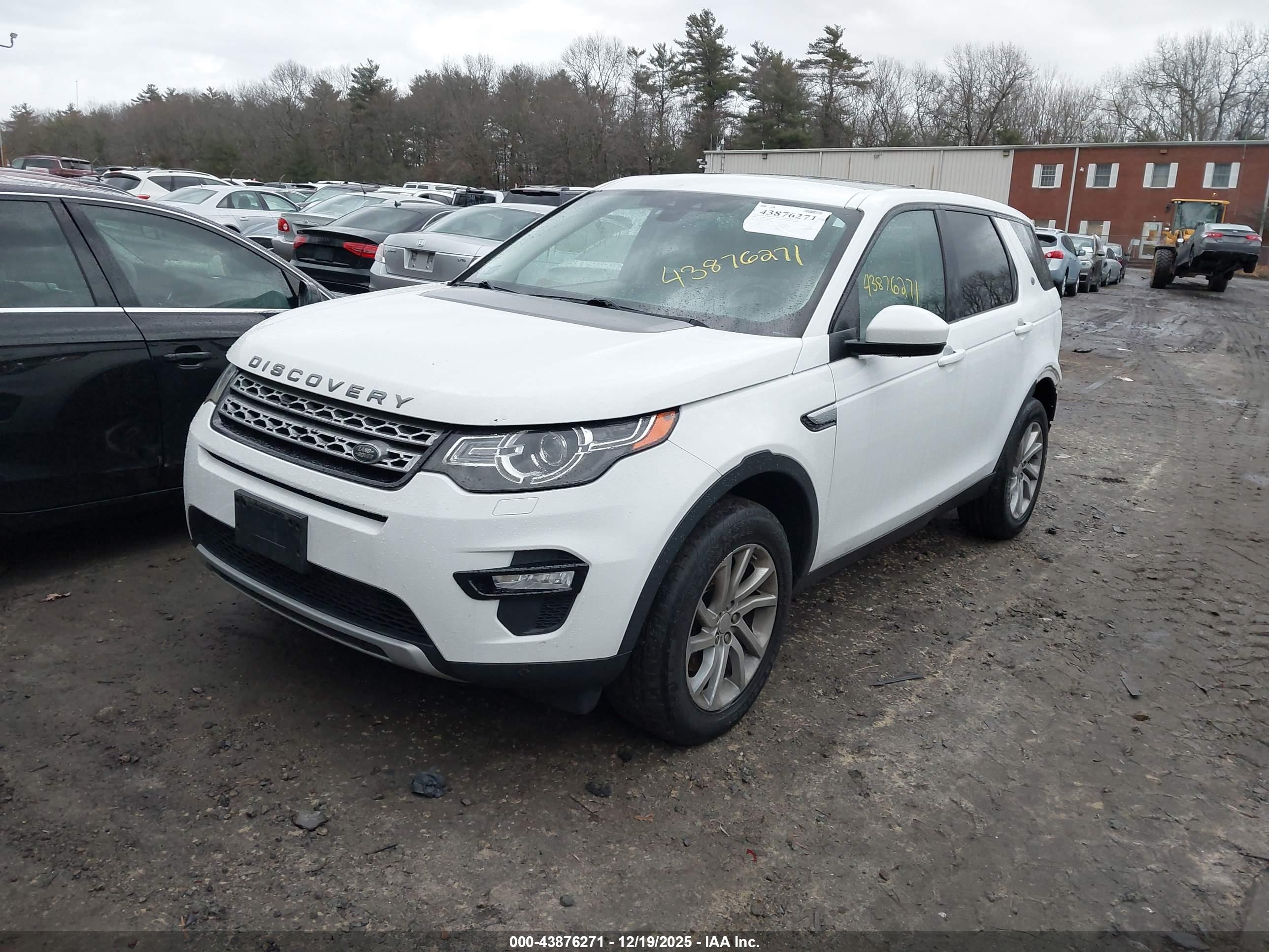 LAND ROVER image 2