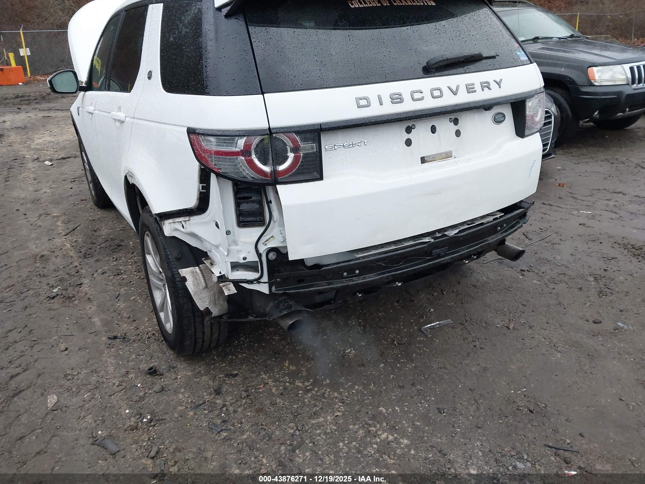 LAND ROVER image 6