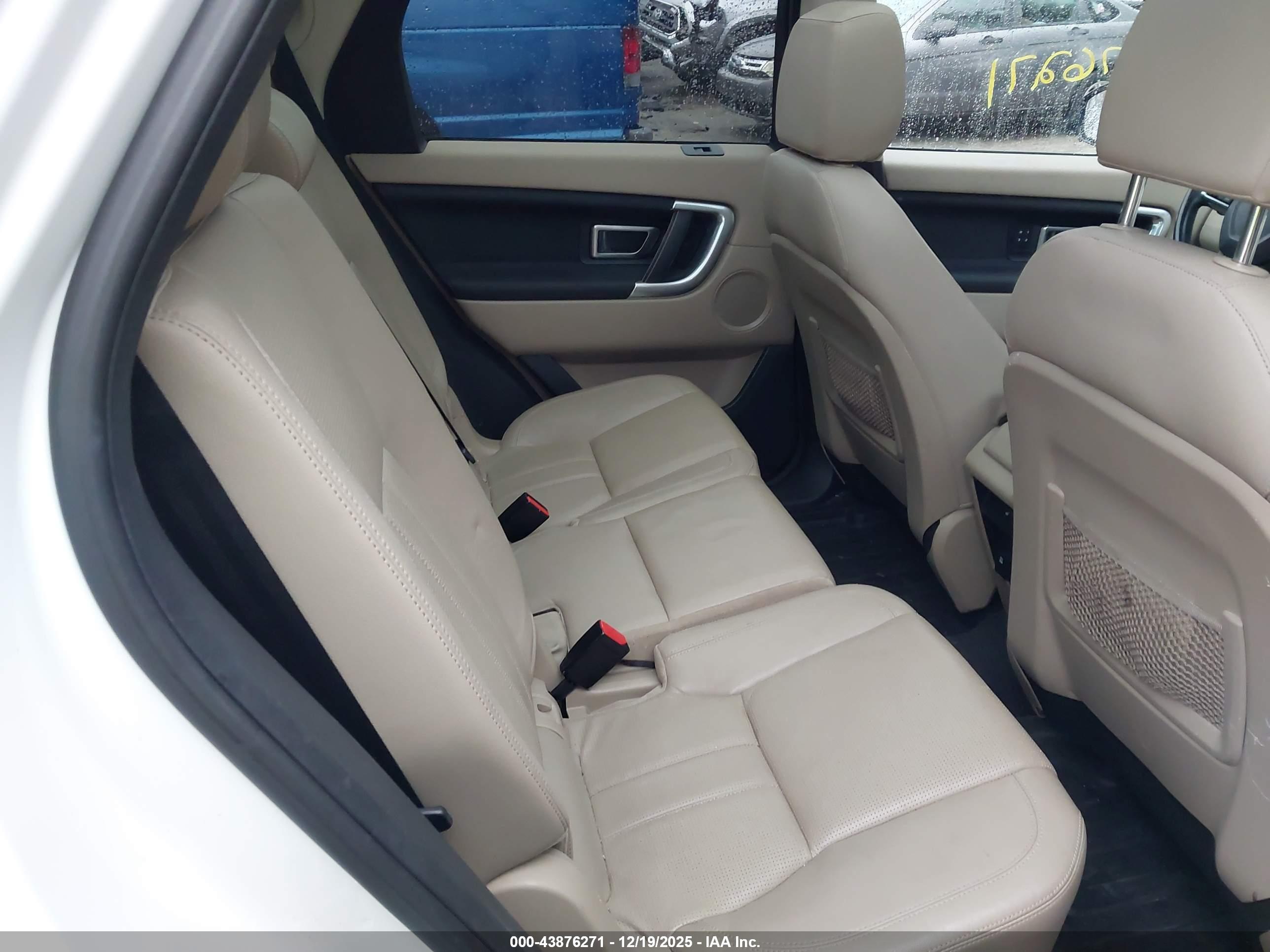 LAND ROVER image 8