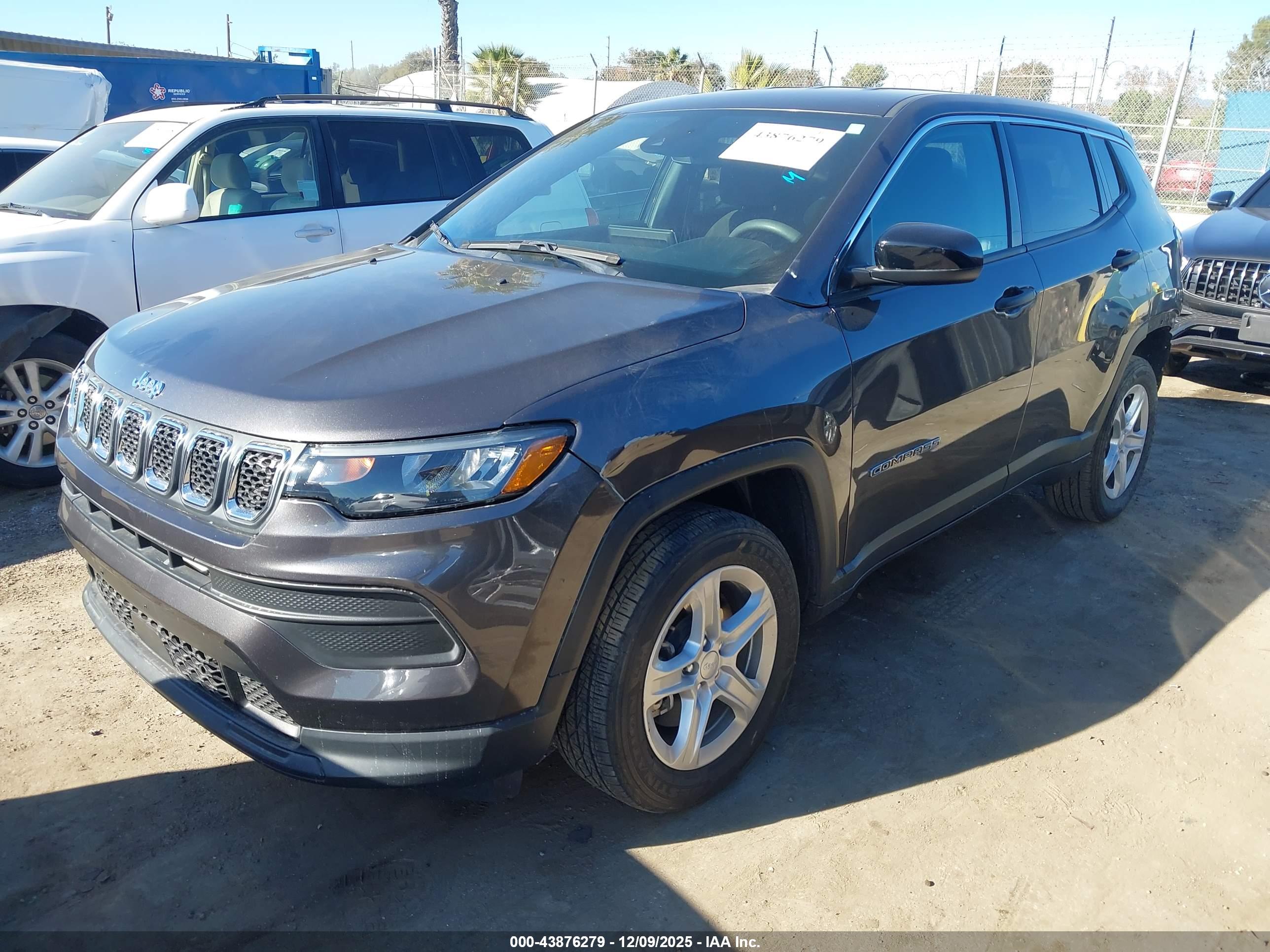 JEEP COMPASS image 2