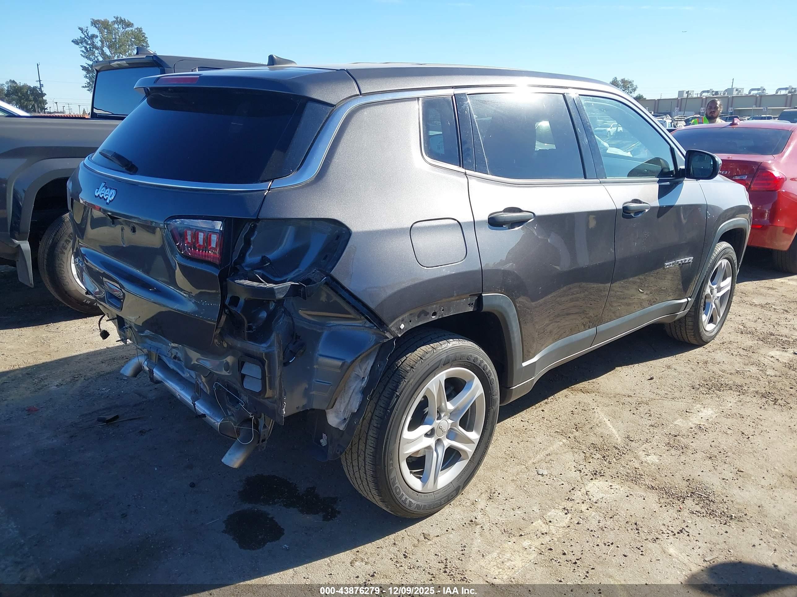 JEEP COMPASS image 4