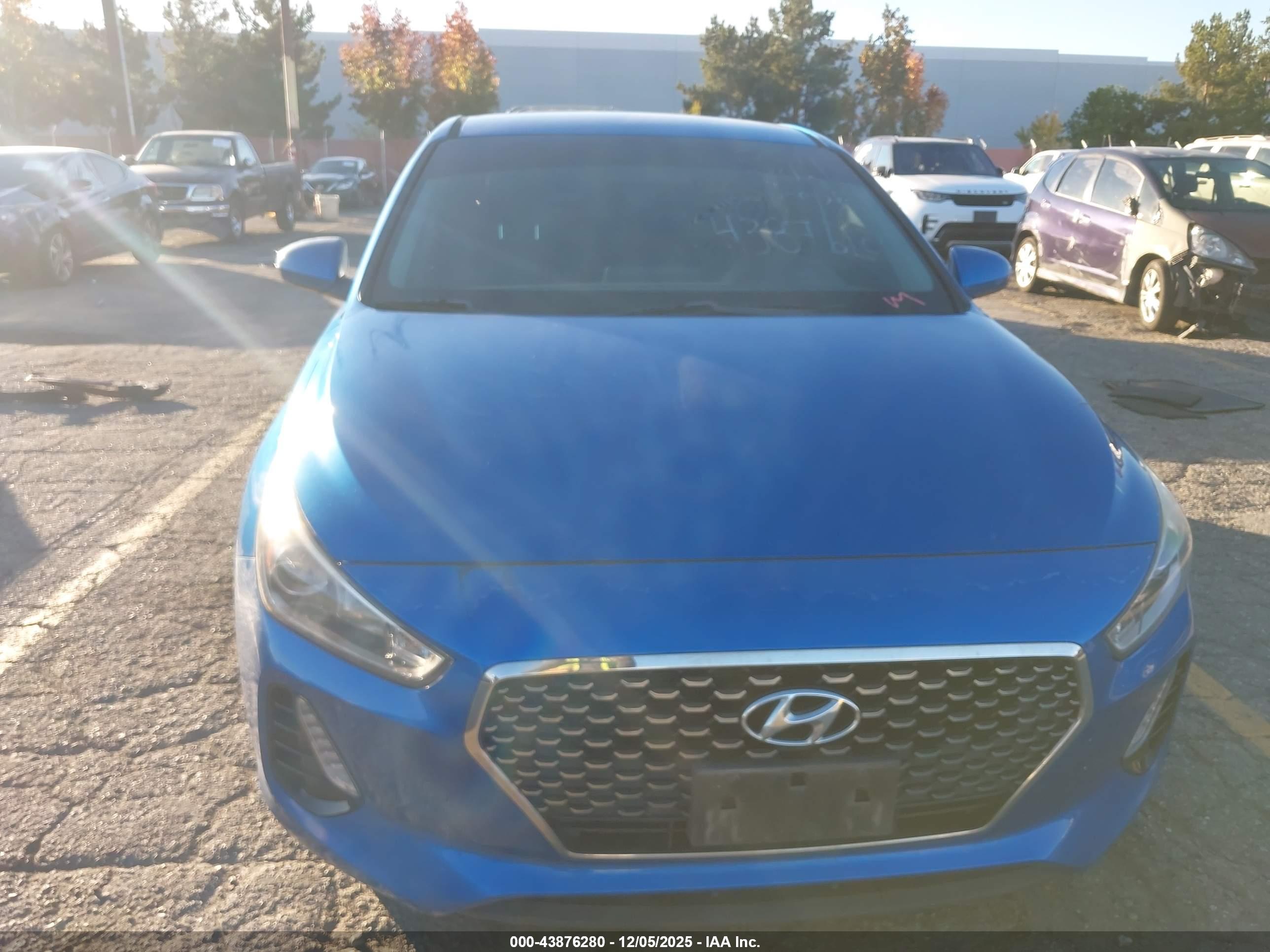 HYUNDAI ELANTRA image 6