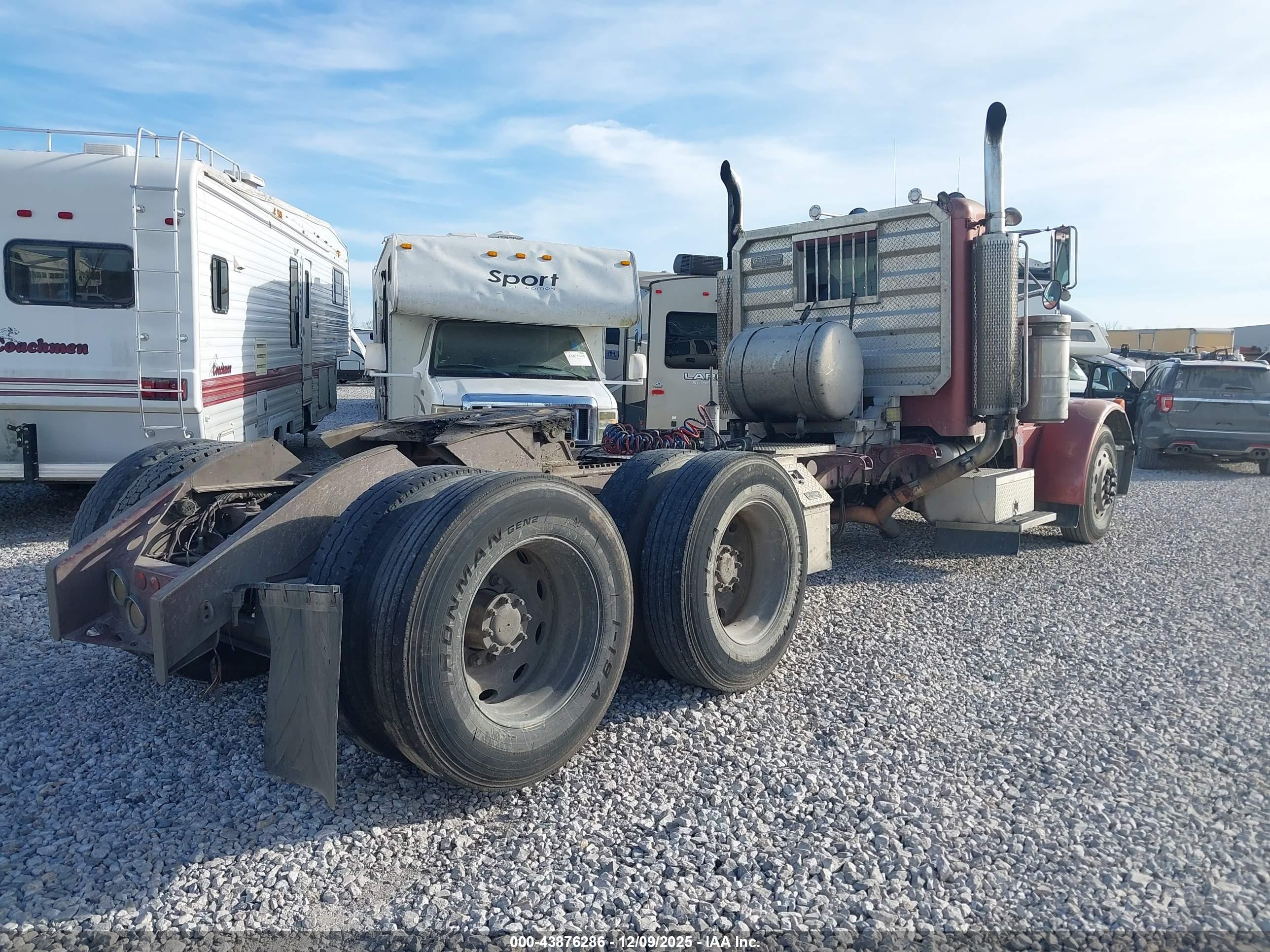 PETERBILT 379 image 4