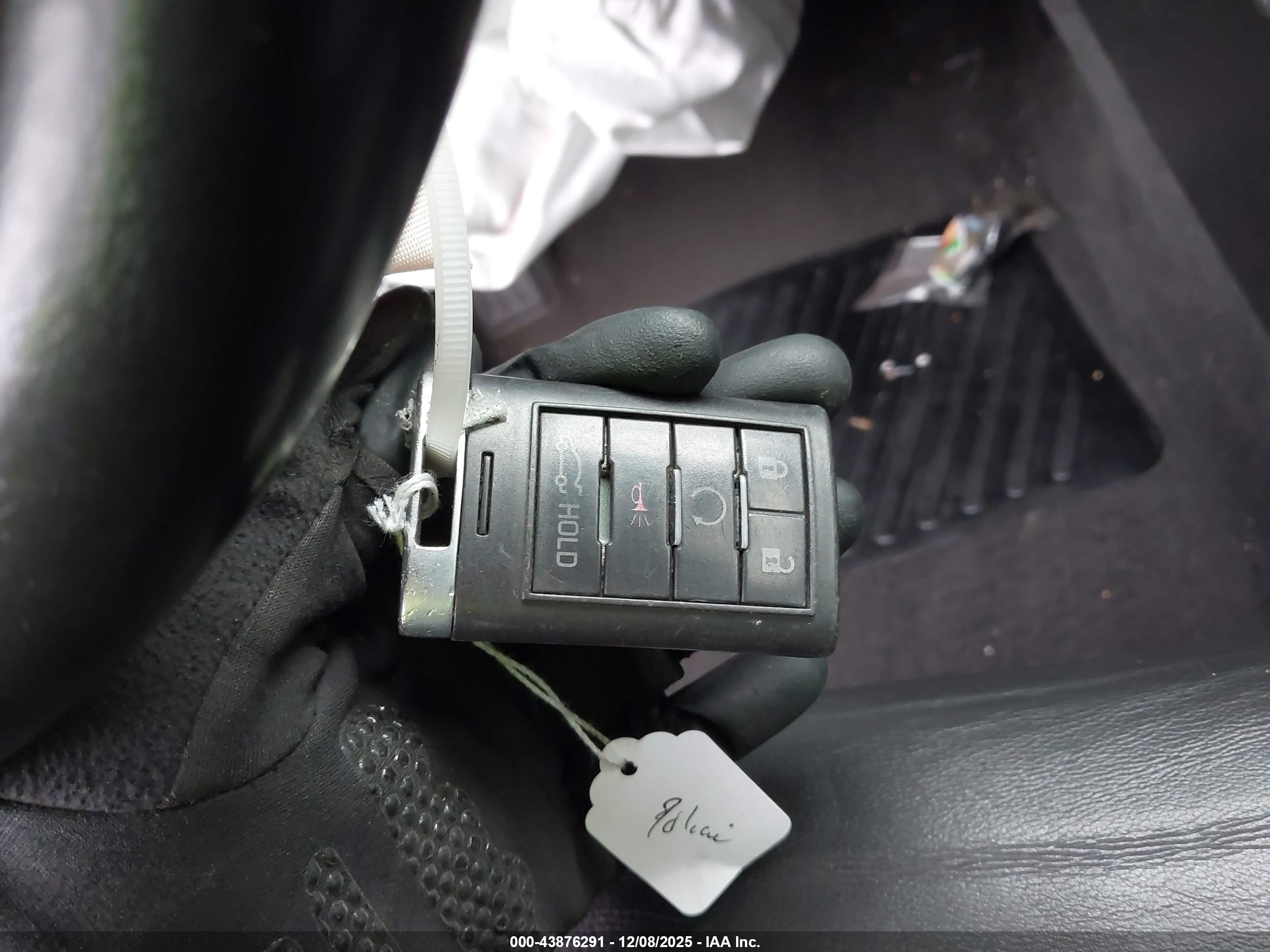 CADILLAC XTS image 11