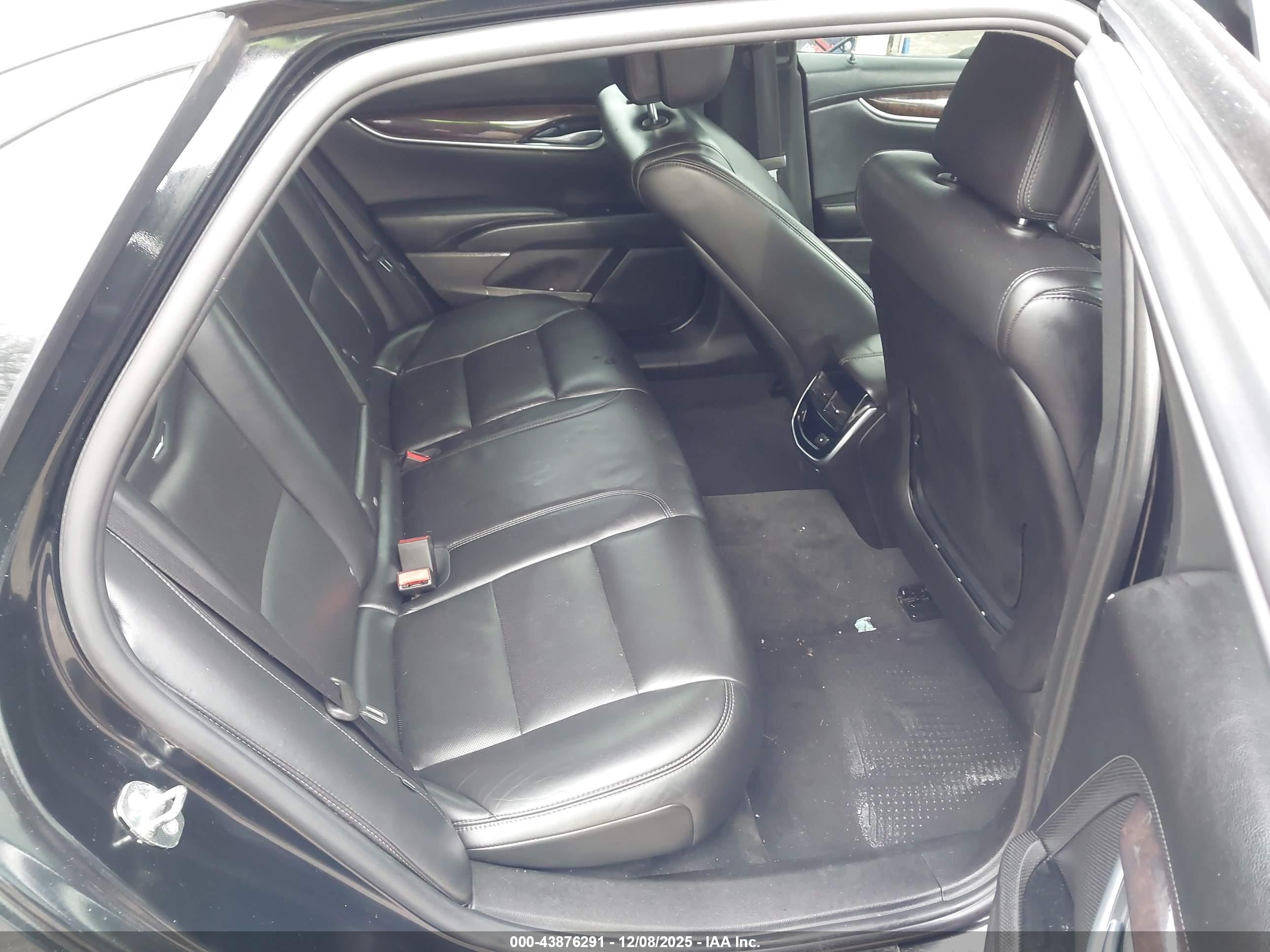 CADILLAC XTS image 8