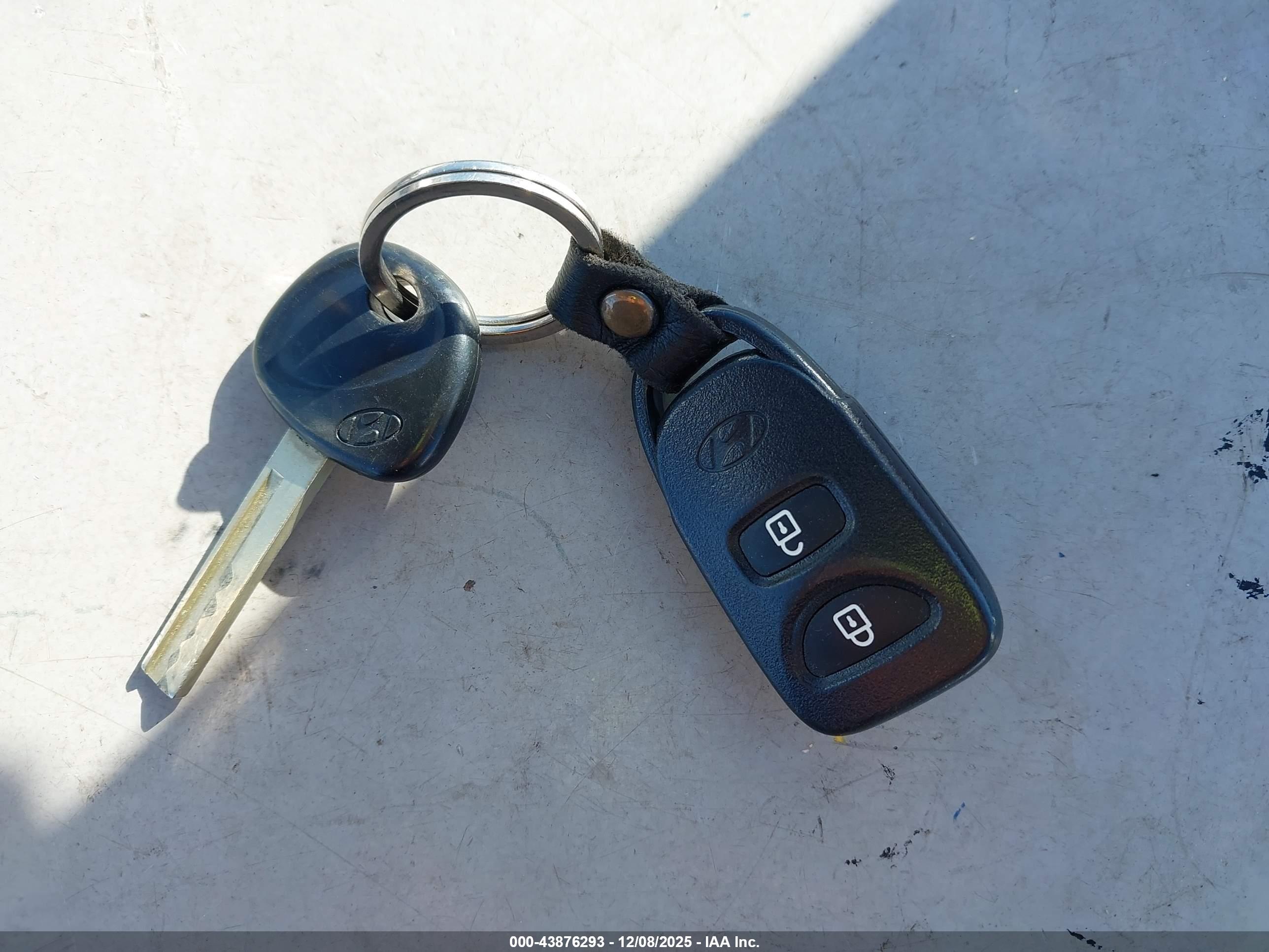 HYUNDAI ACCENT image 11
