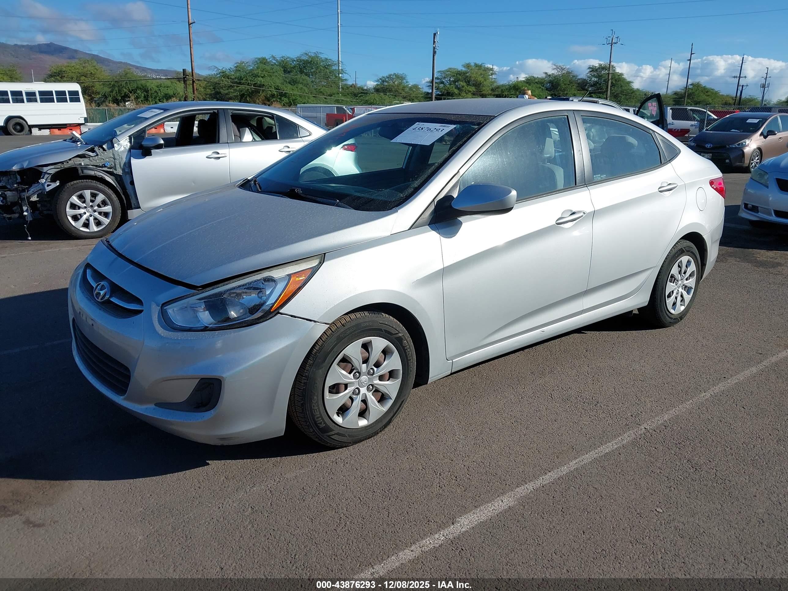 HYUNDAI ACCENT image 2