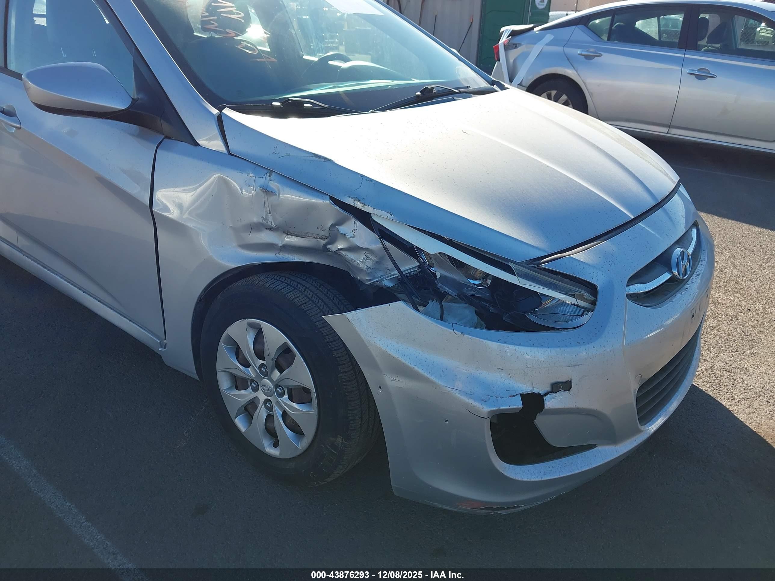 HYUNDAI ACCENT image 6