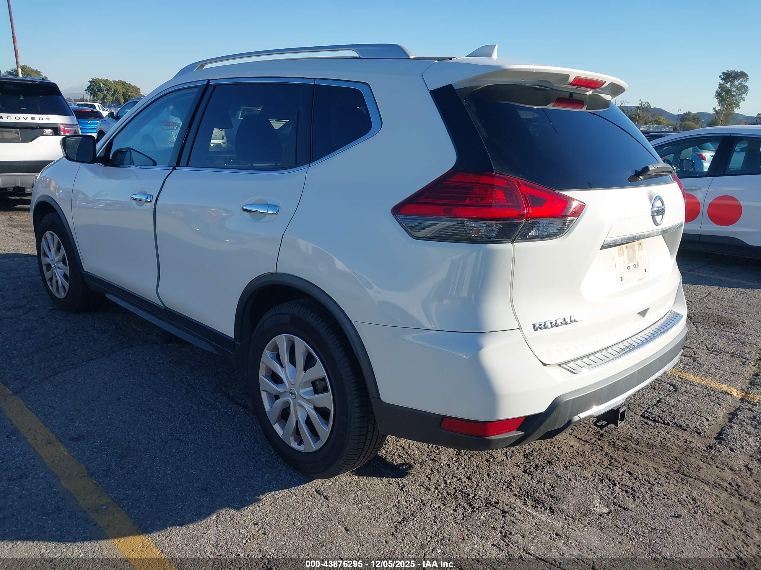 NISSAN ROGUE image 3
