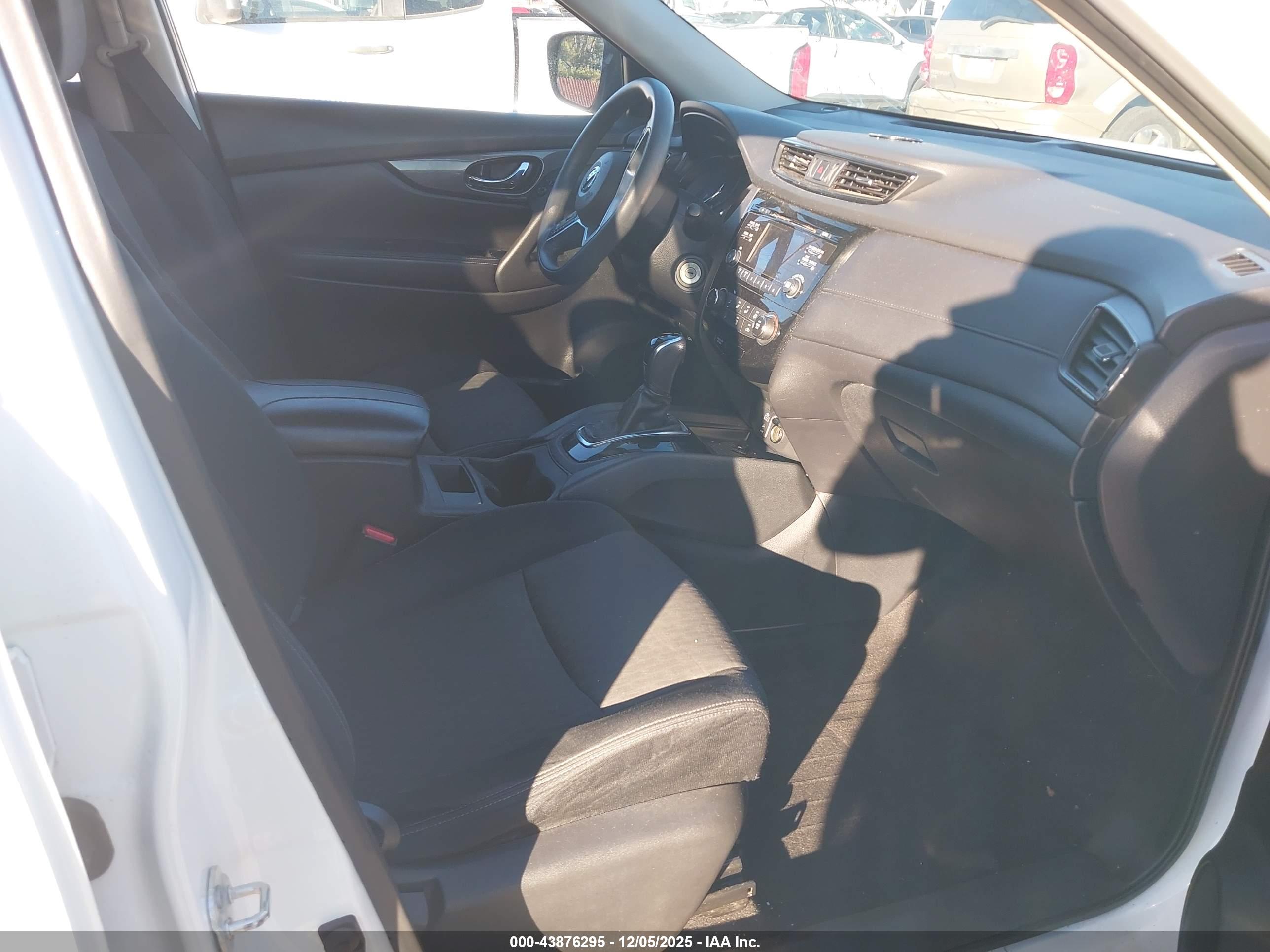 NISSAN ROGUE image 5