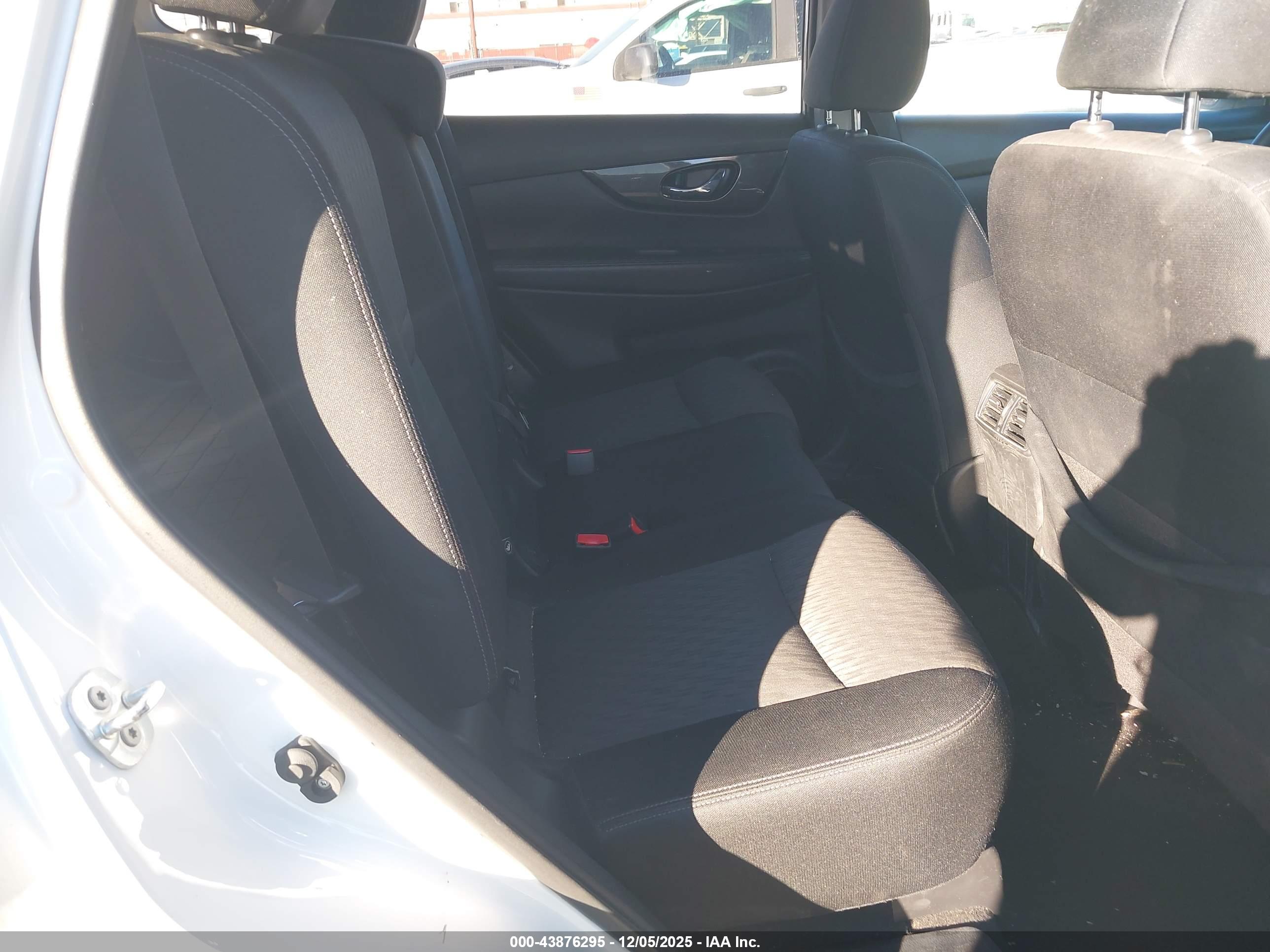 NISSAN ROGUE image 8