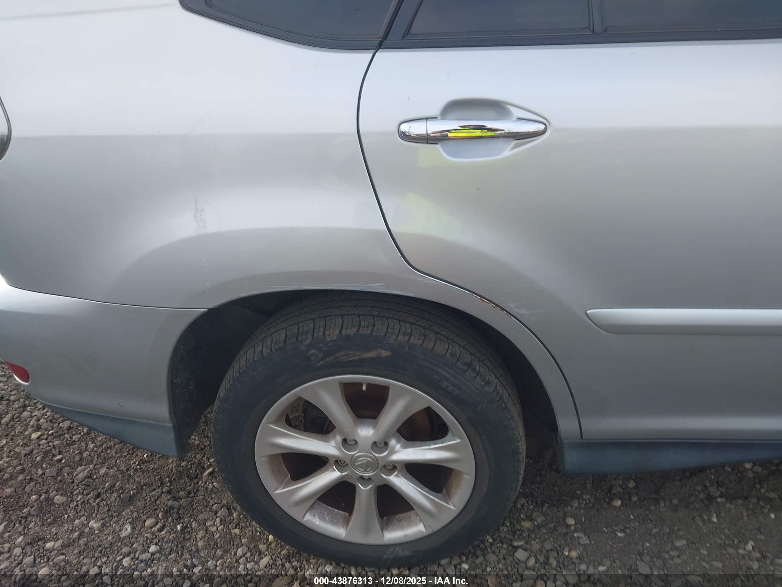 LEXUS RX image 6