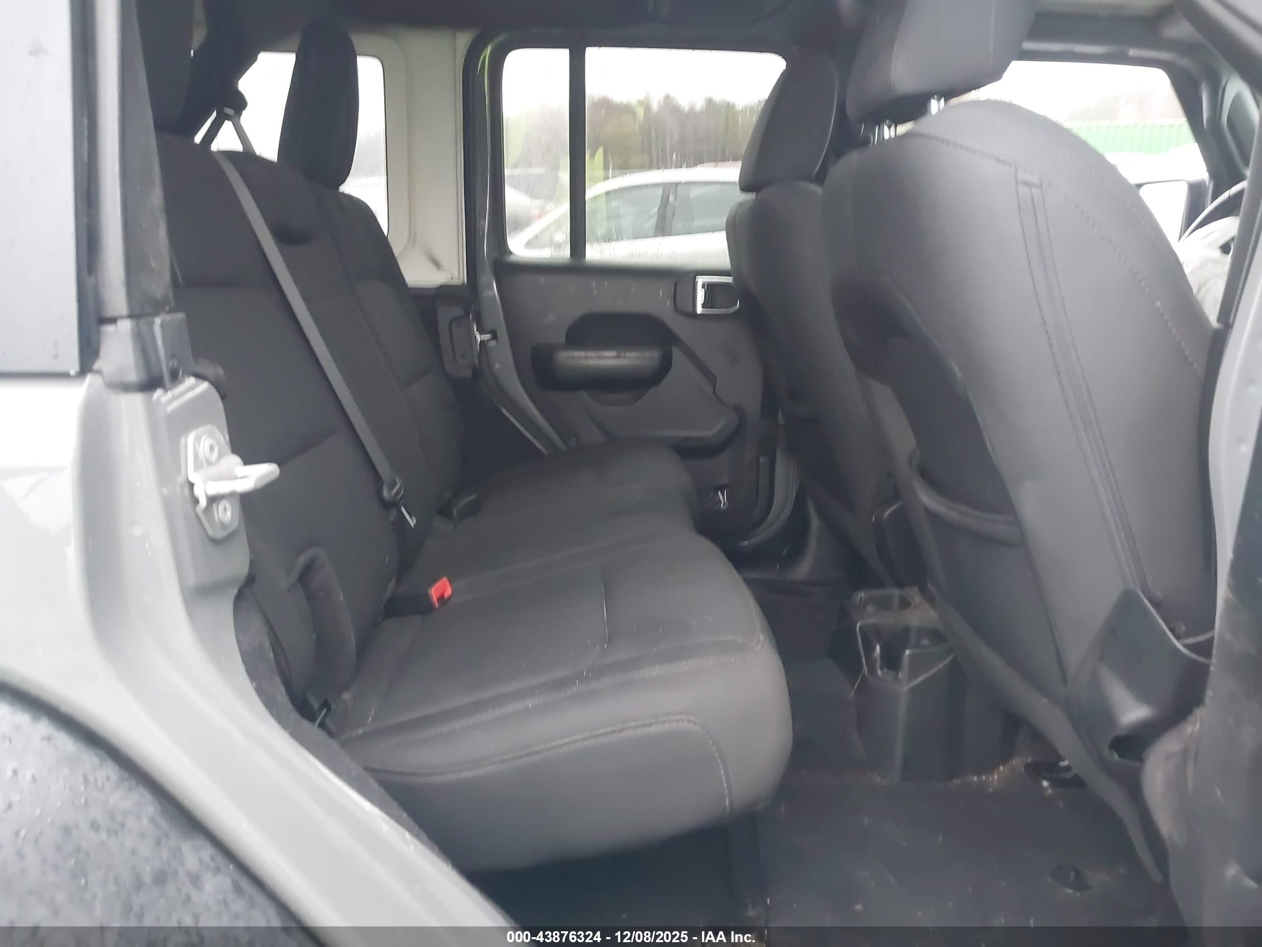 JEEP WRANGLER image 8