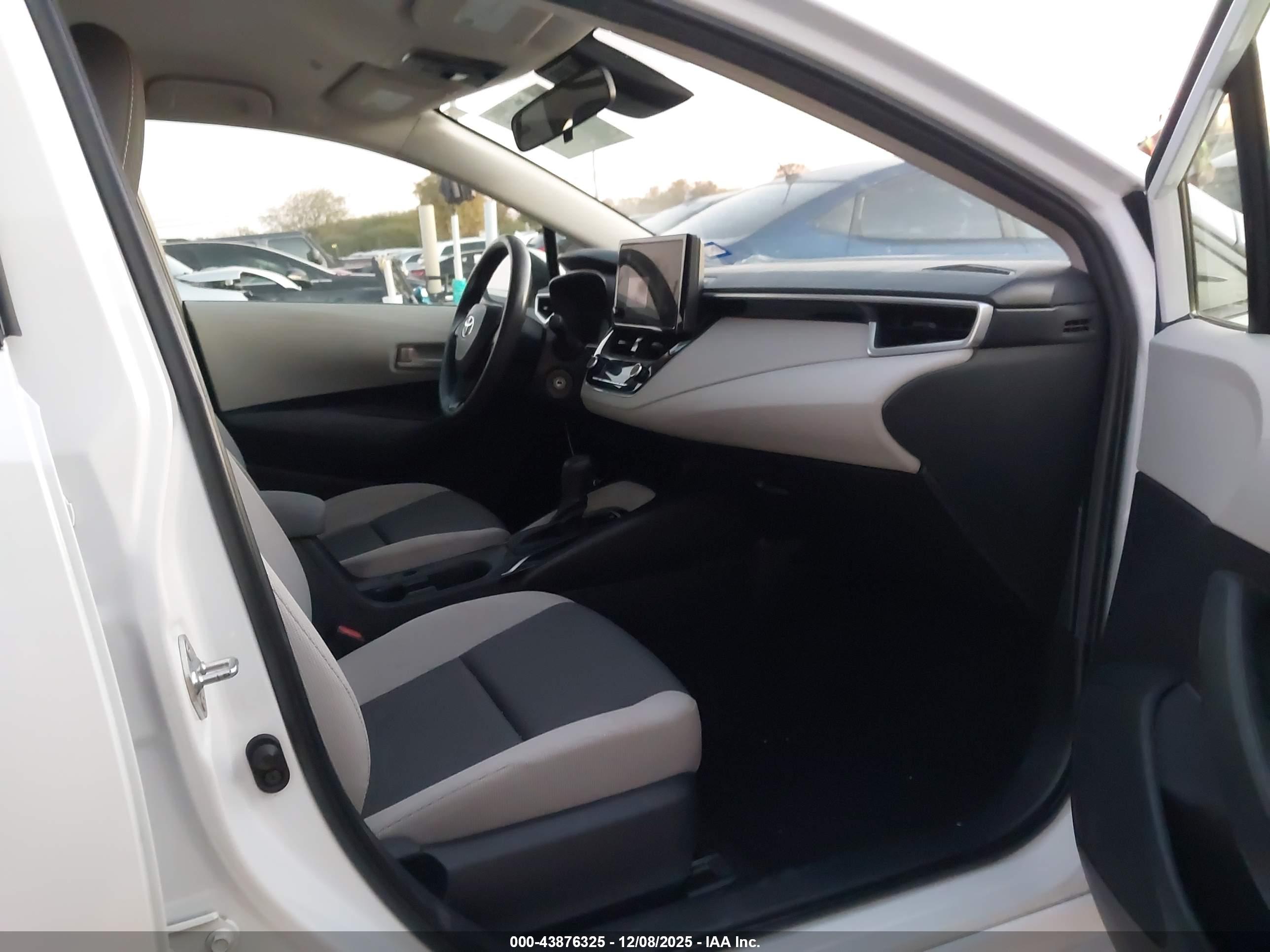 TOYOTA COROLLA image 5