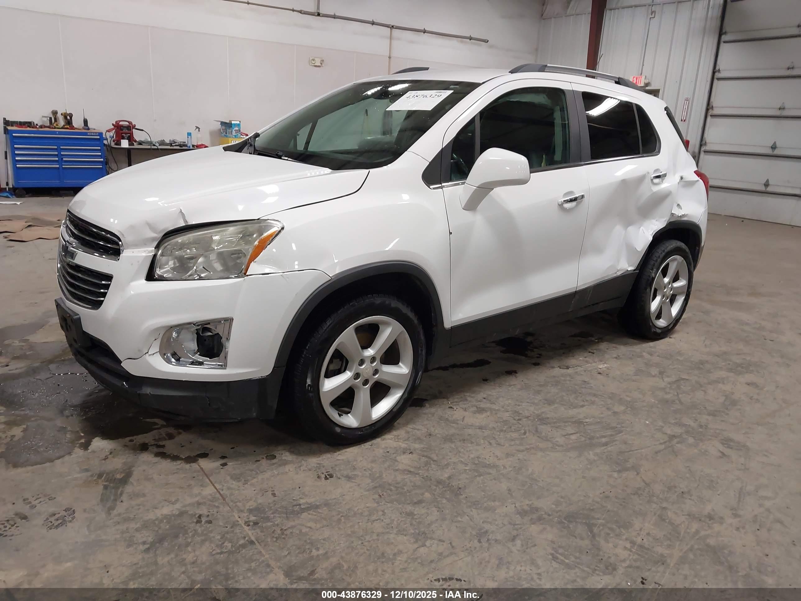 CHEVROLET TRAX image 2