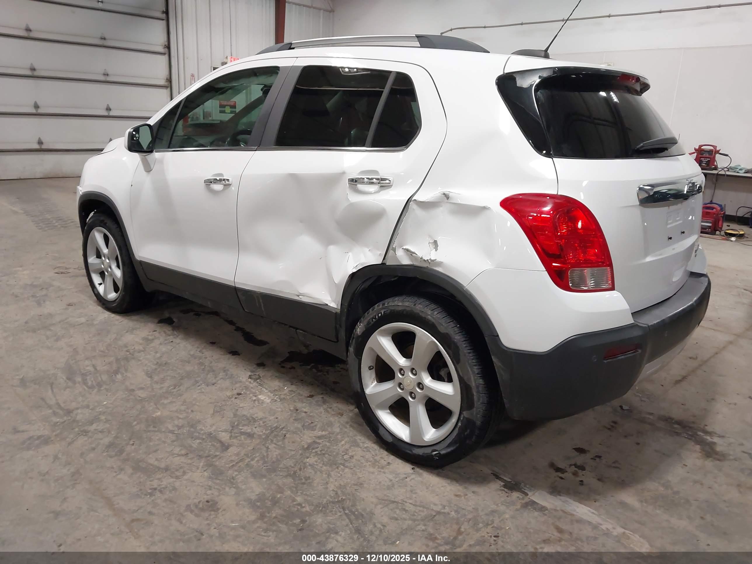 CHEVROLET TRAX image 3