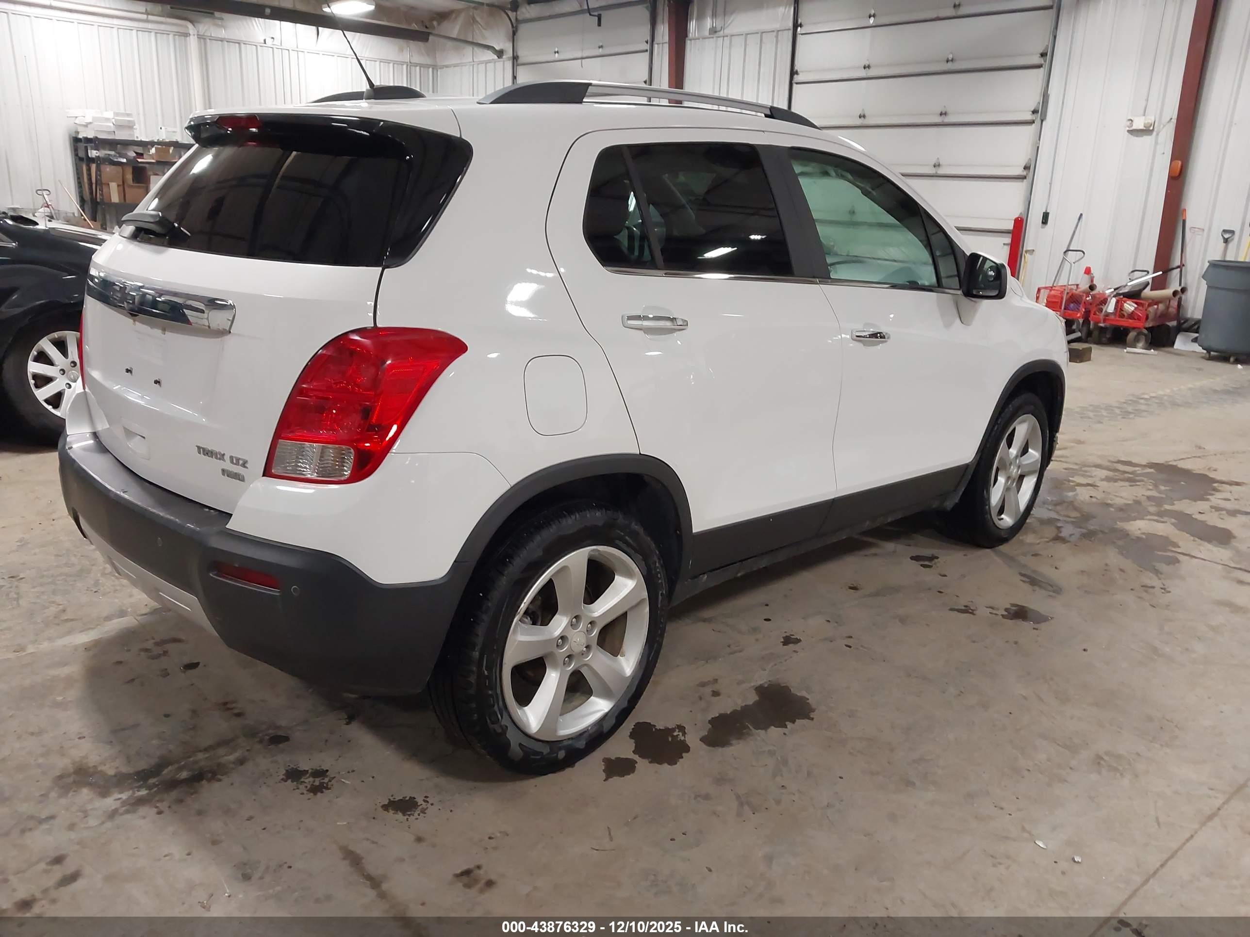 CHEVROLET TRAX image 4