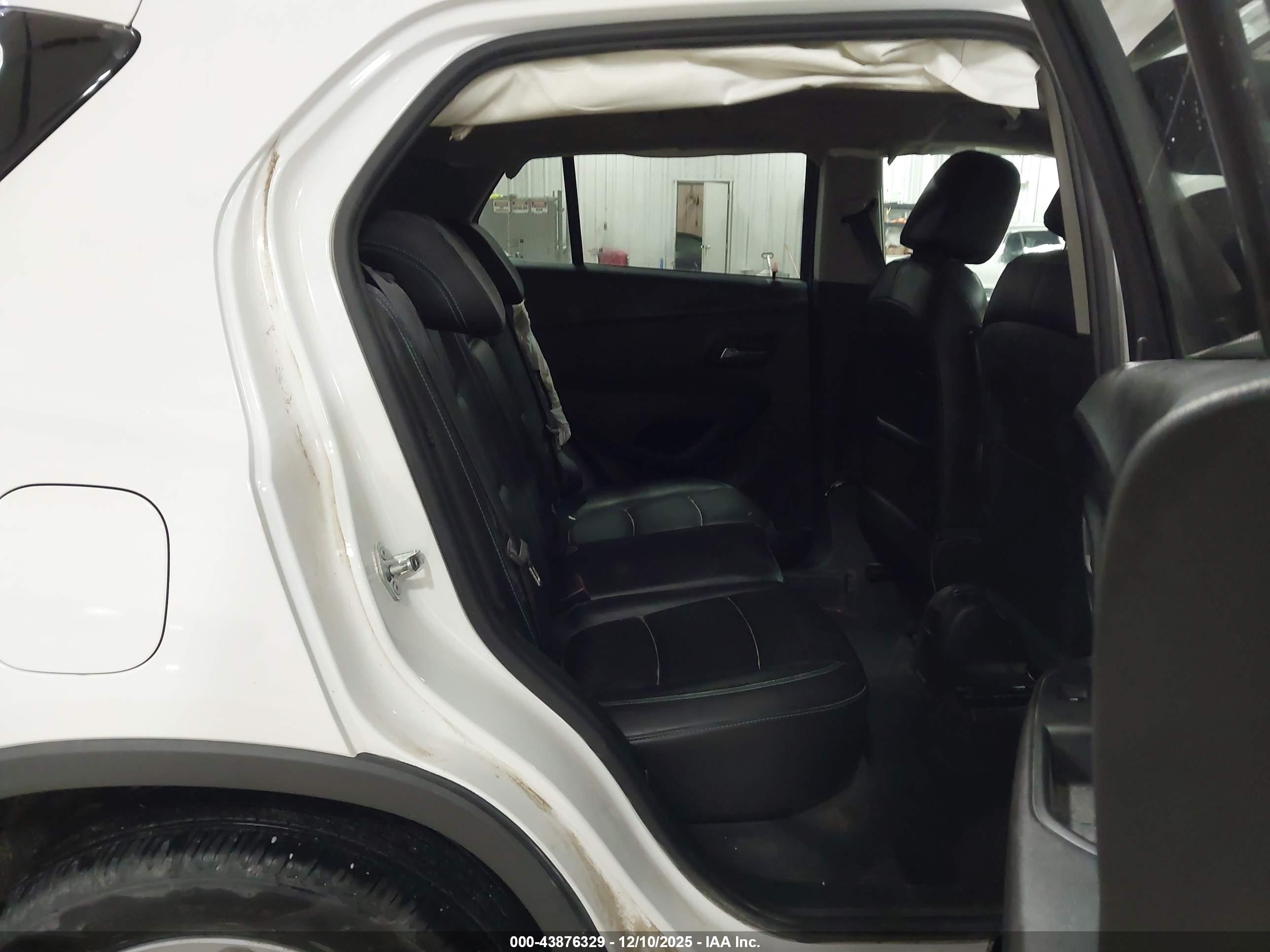 CHEVROLET TRAX image 8