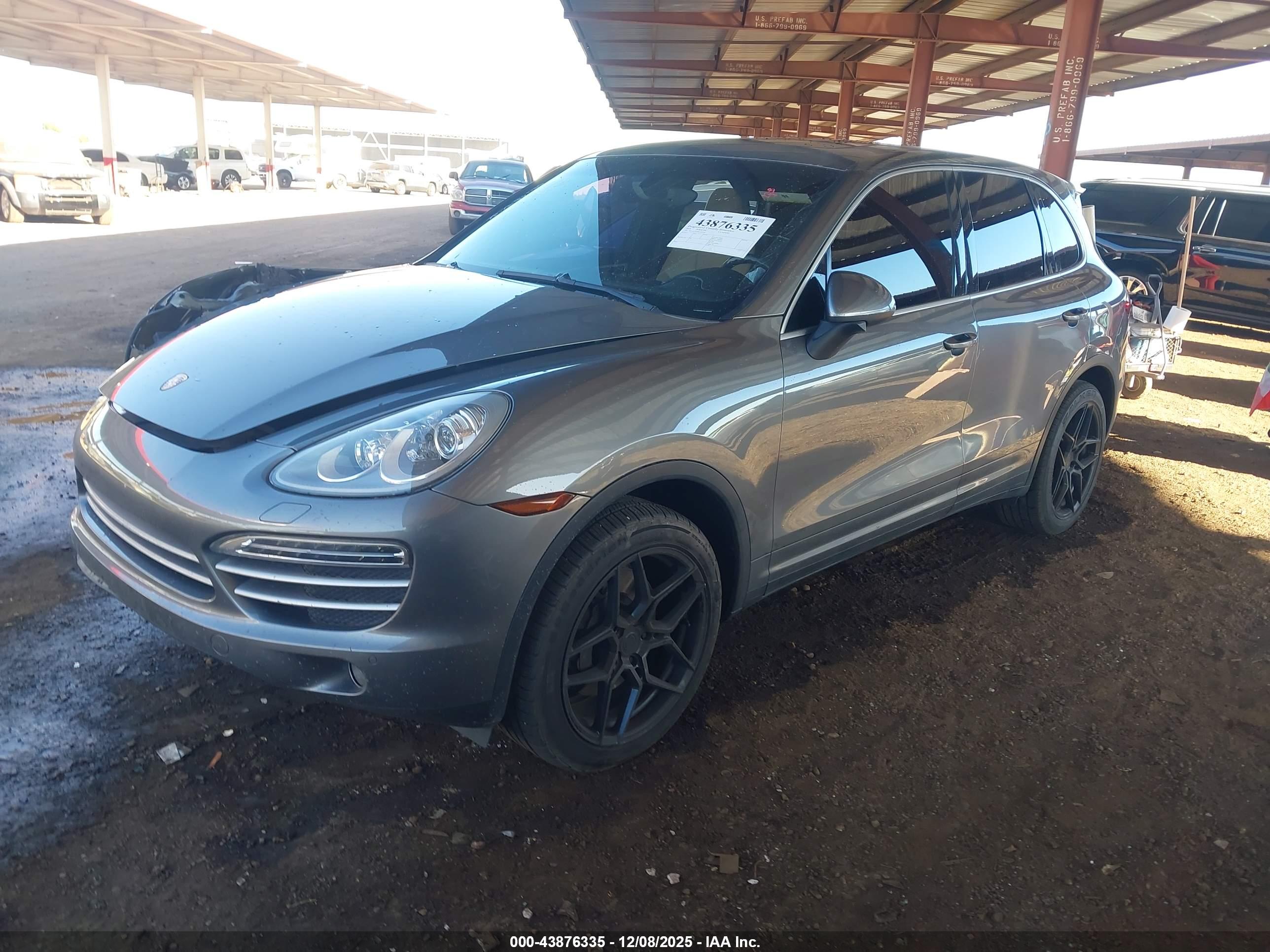 PORSCHE CAYENNE image 2