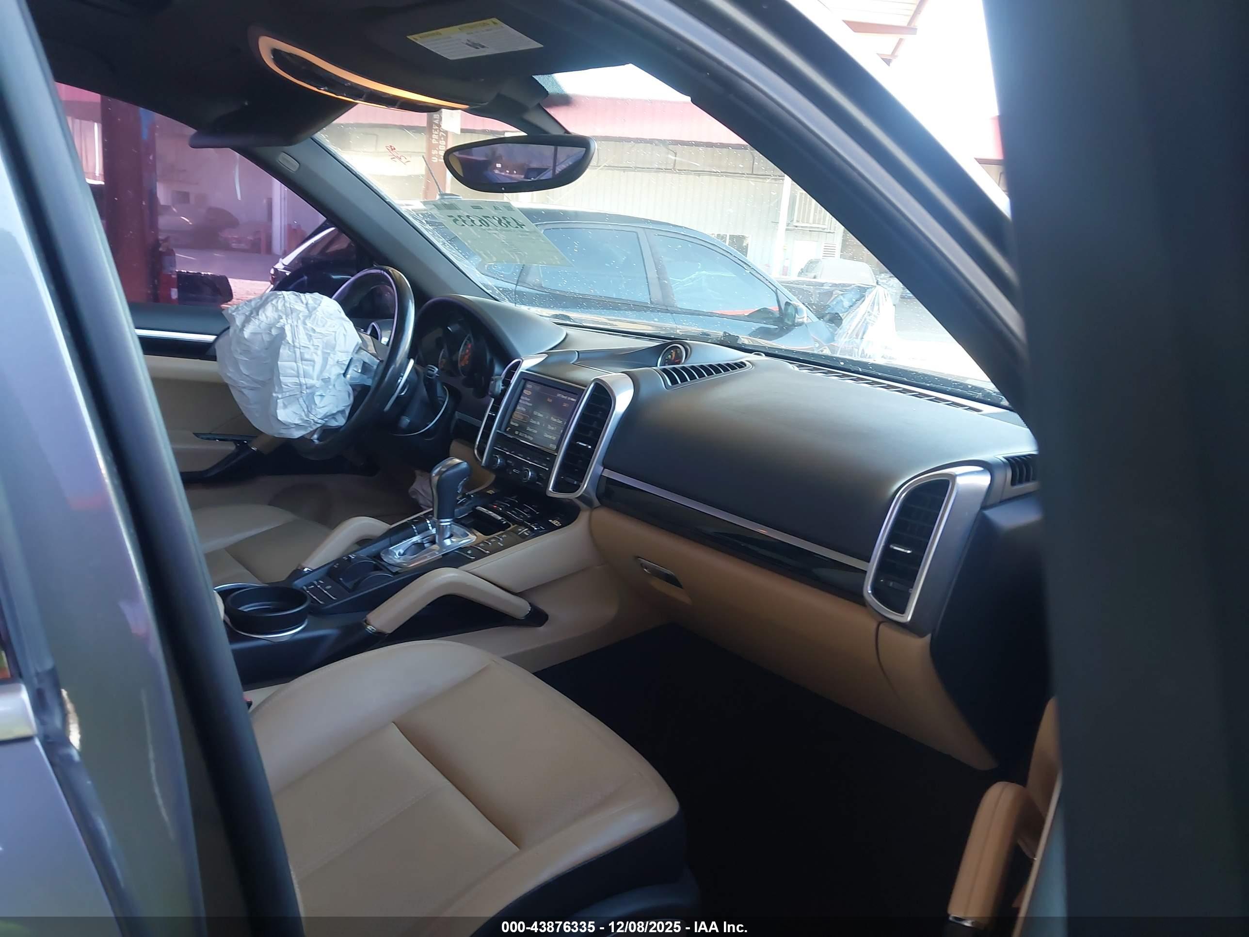 PORSCHE CAYENNE image 5
