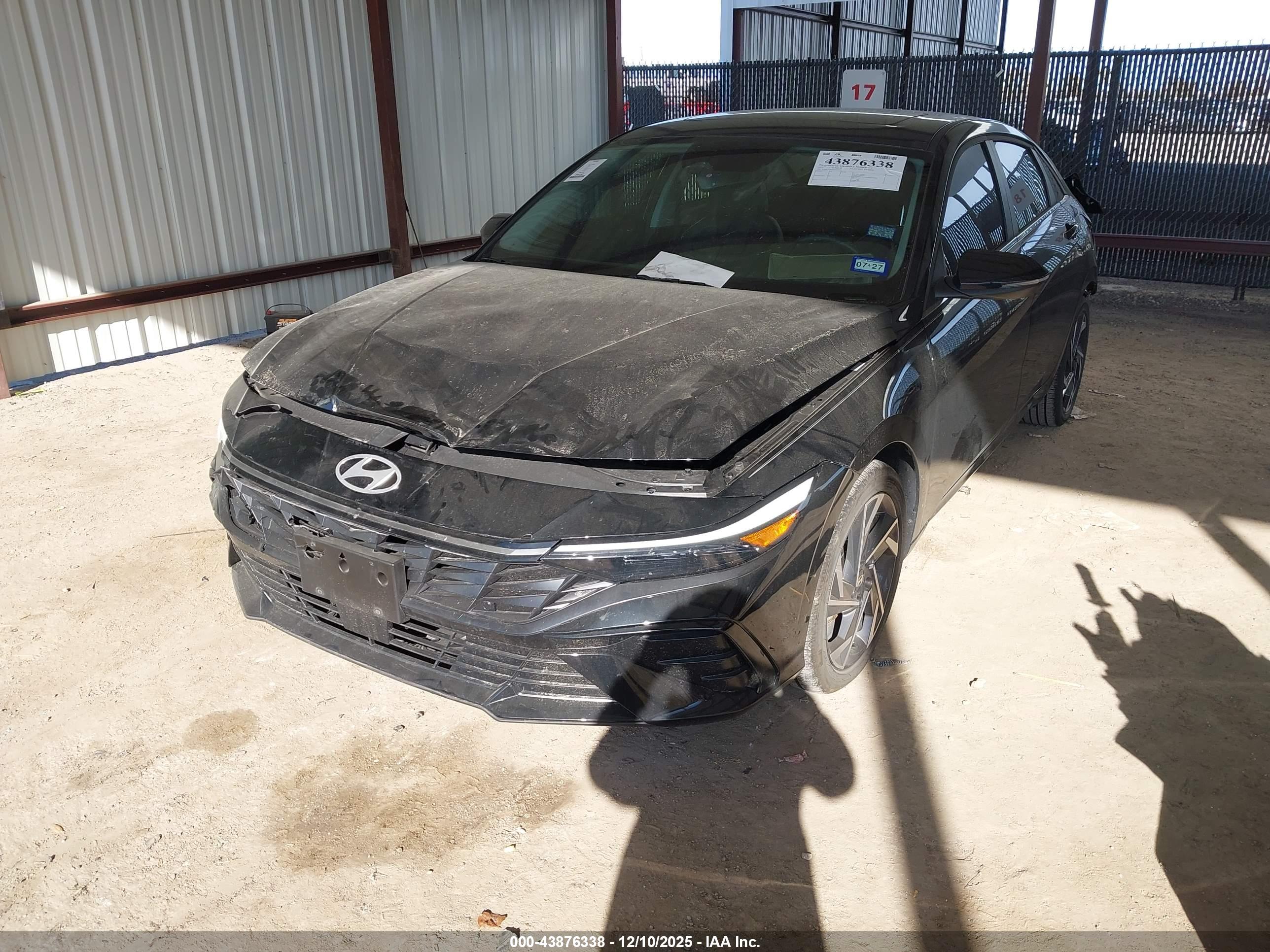 HYUNDAI ELANTRA image 2