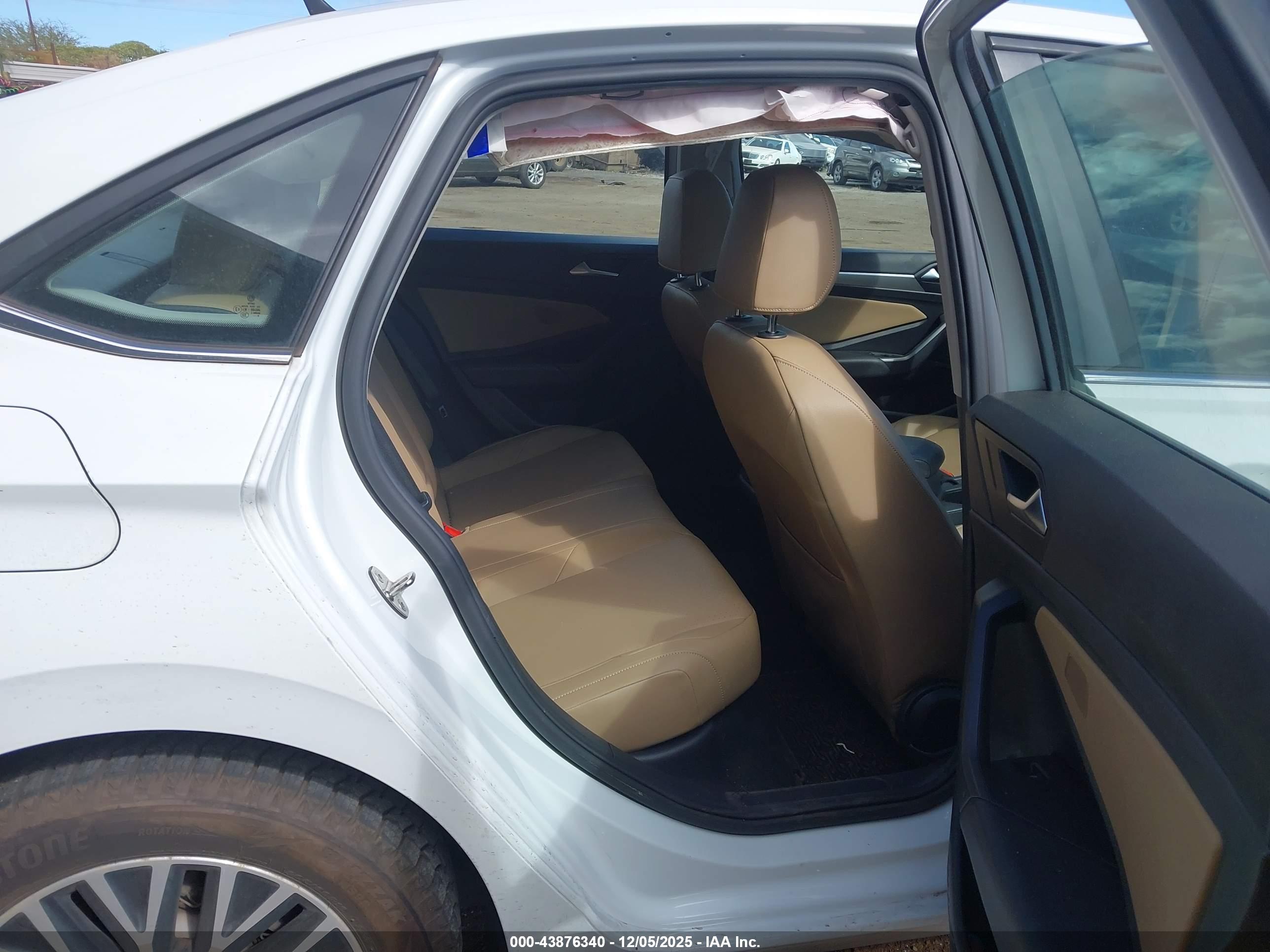 VOLKSWAGEN JETTA image 8