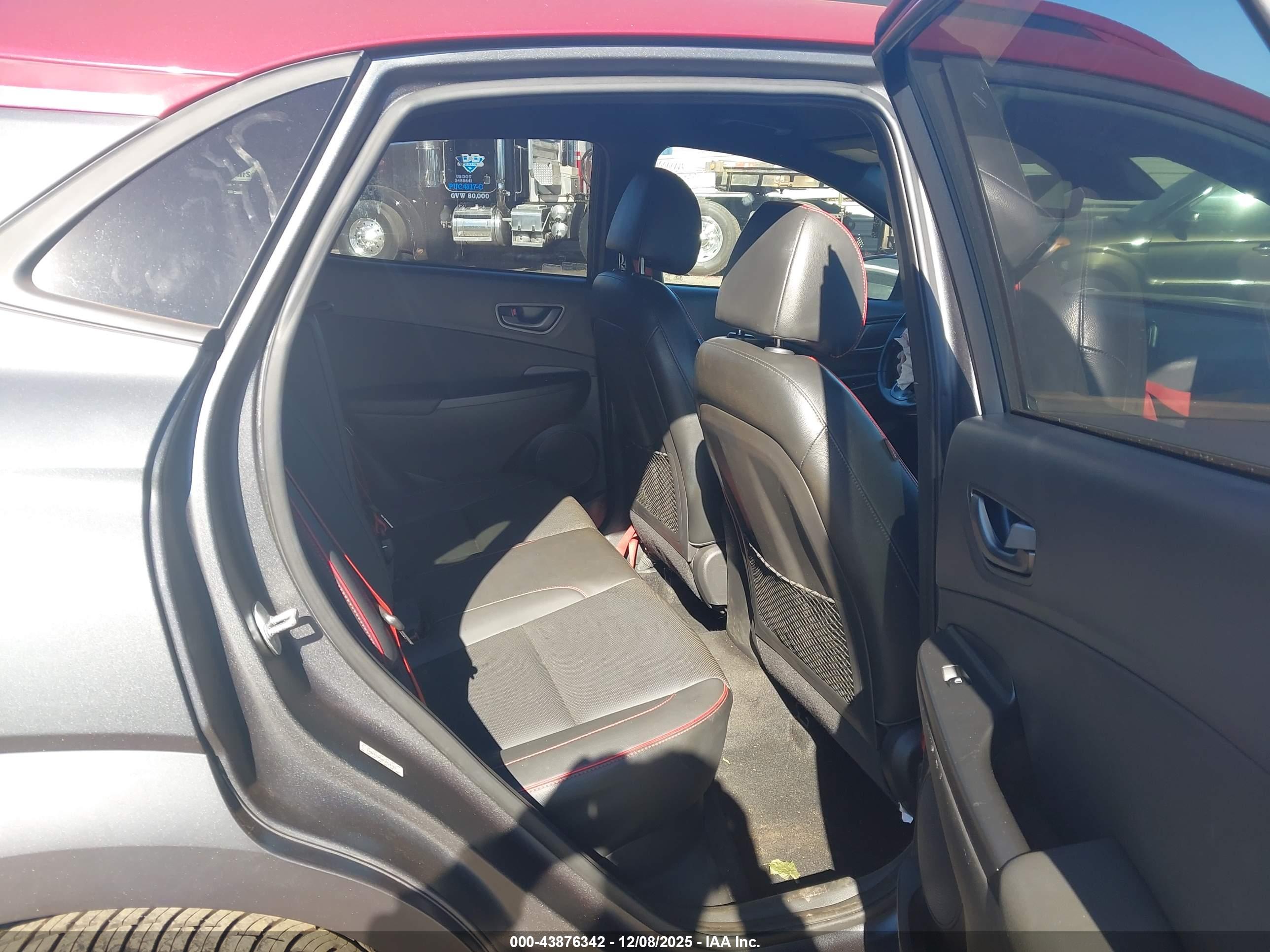 HYUNDAI KONA image 8
