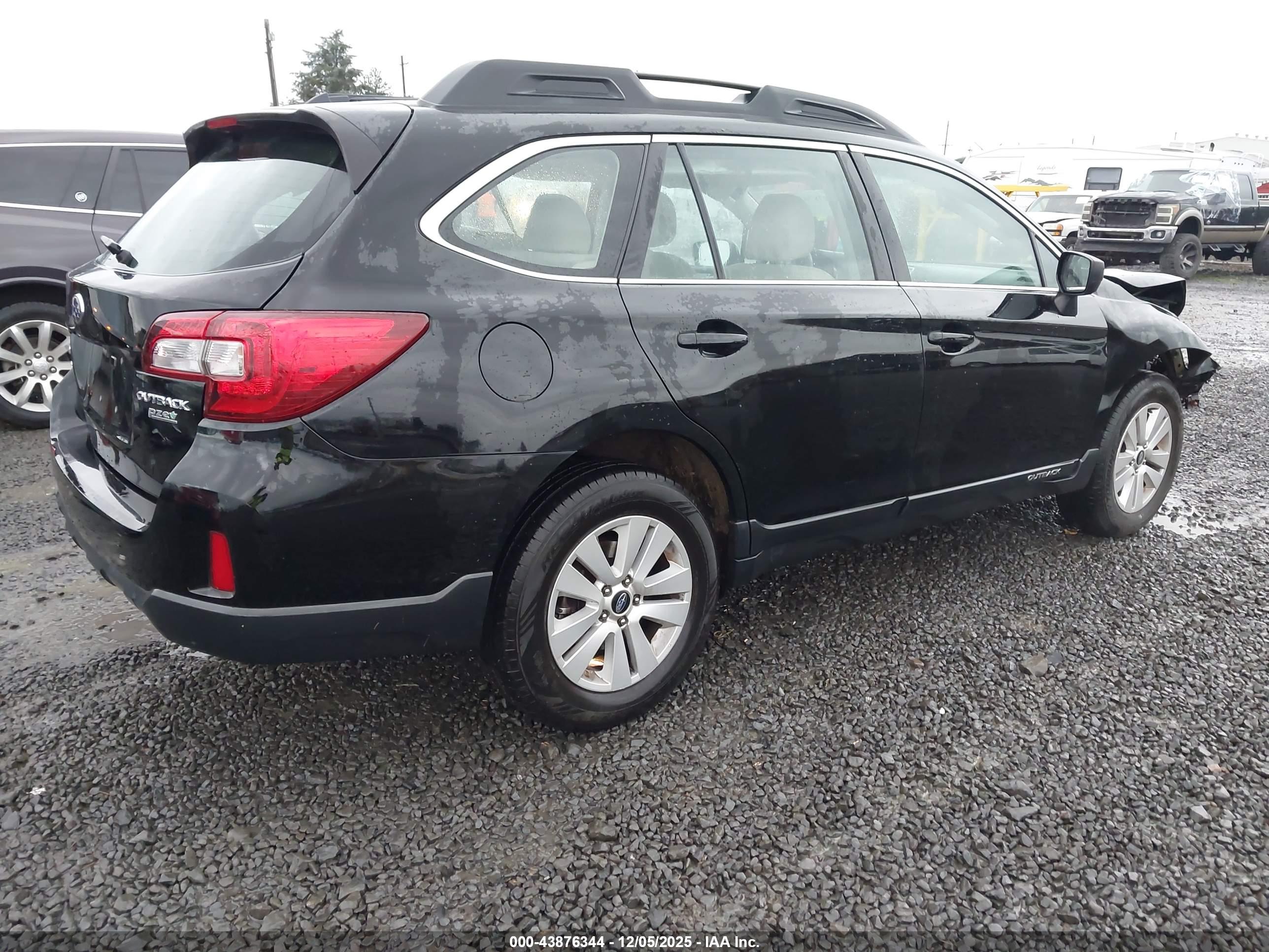 SUBARU OUTBACK image 4