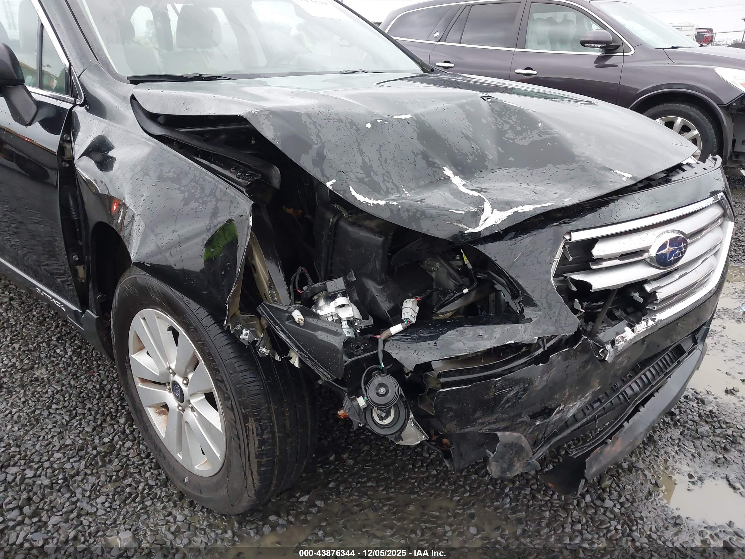 SUBARU OUTBACK image 6
