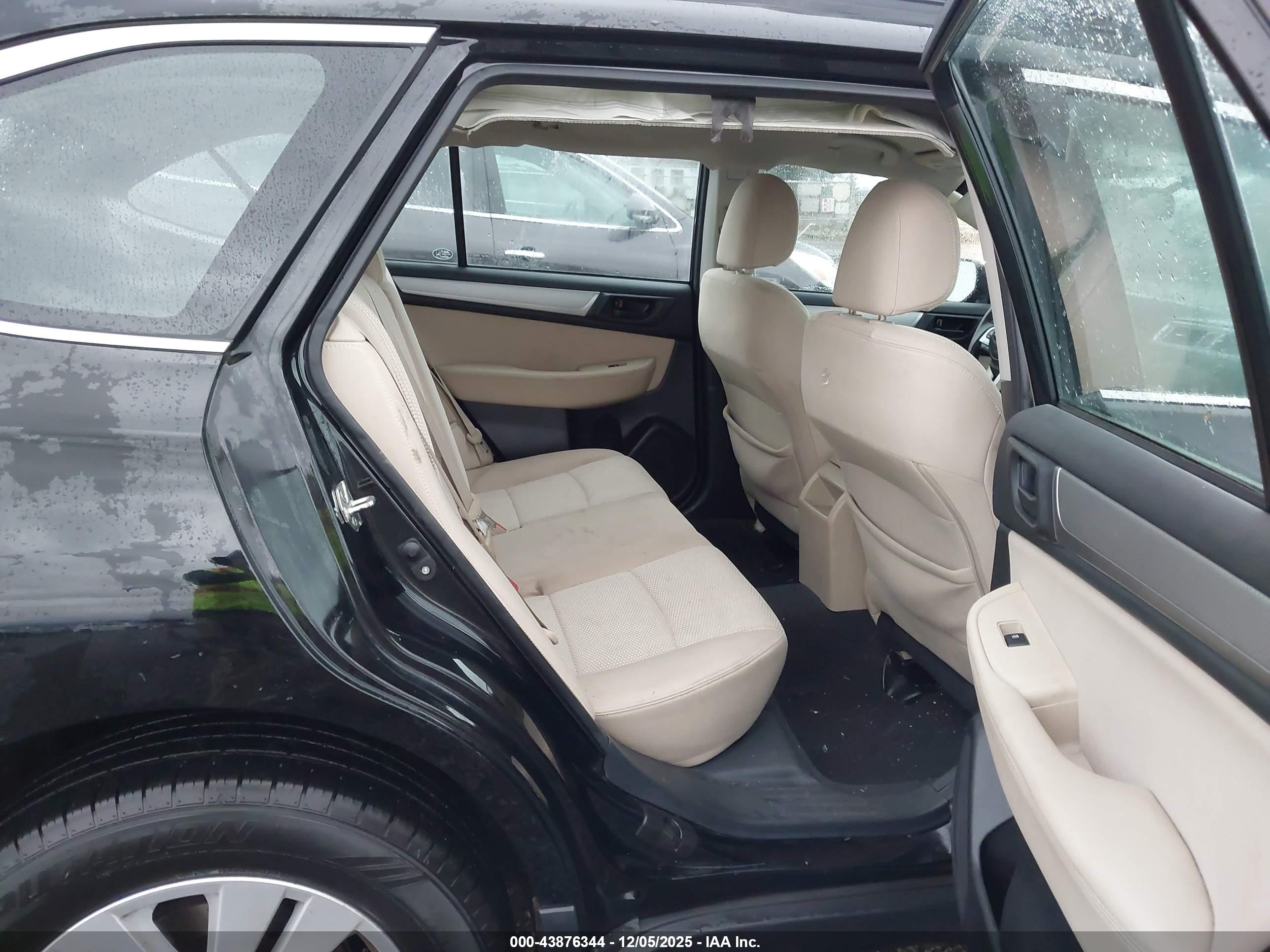 SUBARU OUTBACK image 8