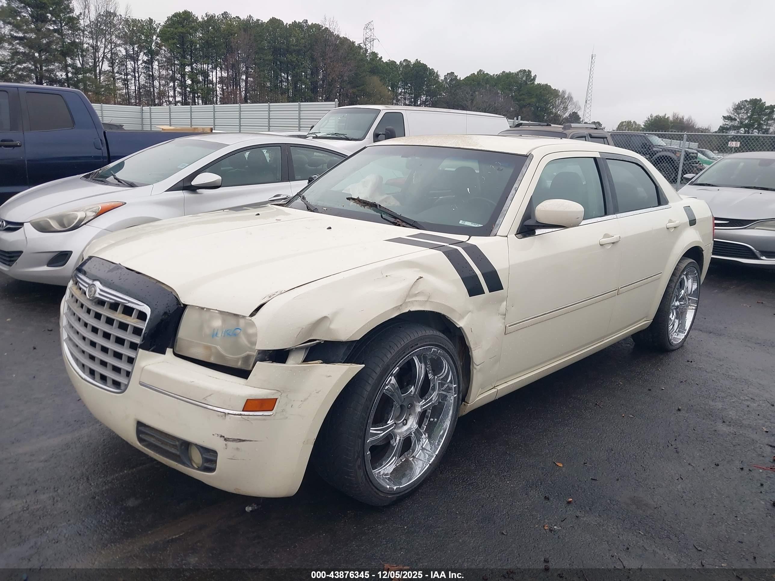 CHRYSLER 300 image 2