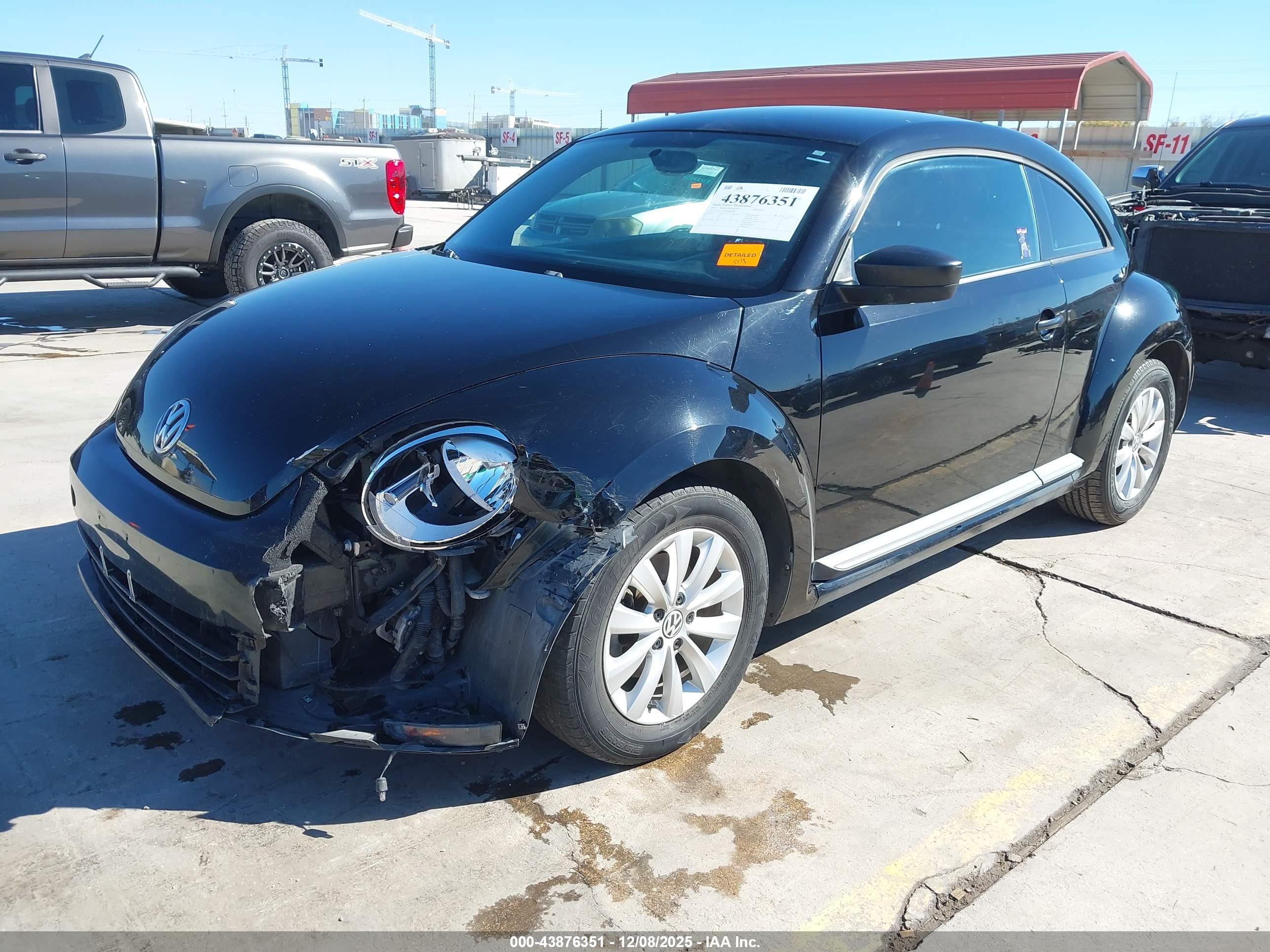 VOLKSWAGEN BEETLE image 2