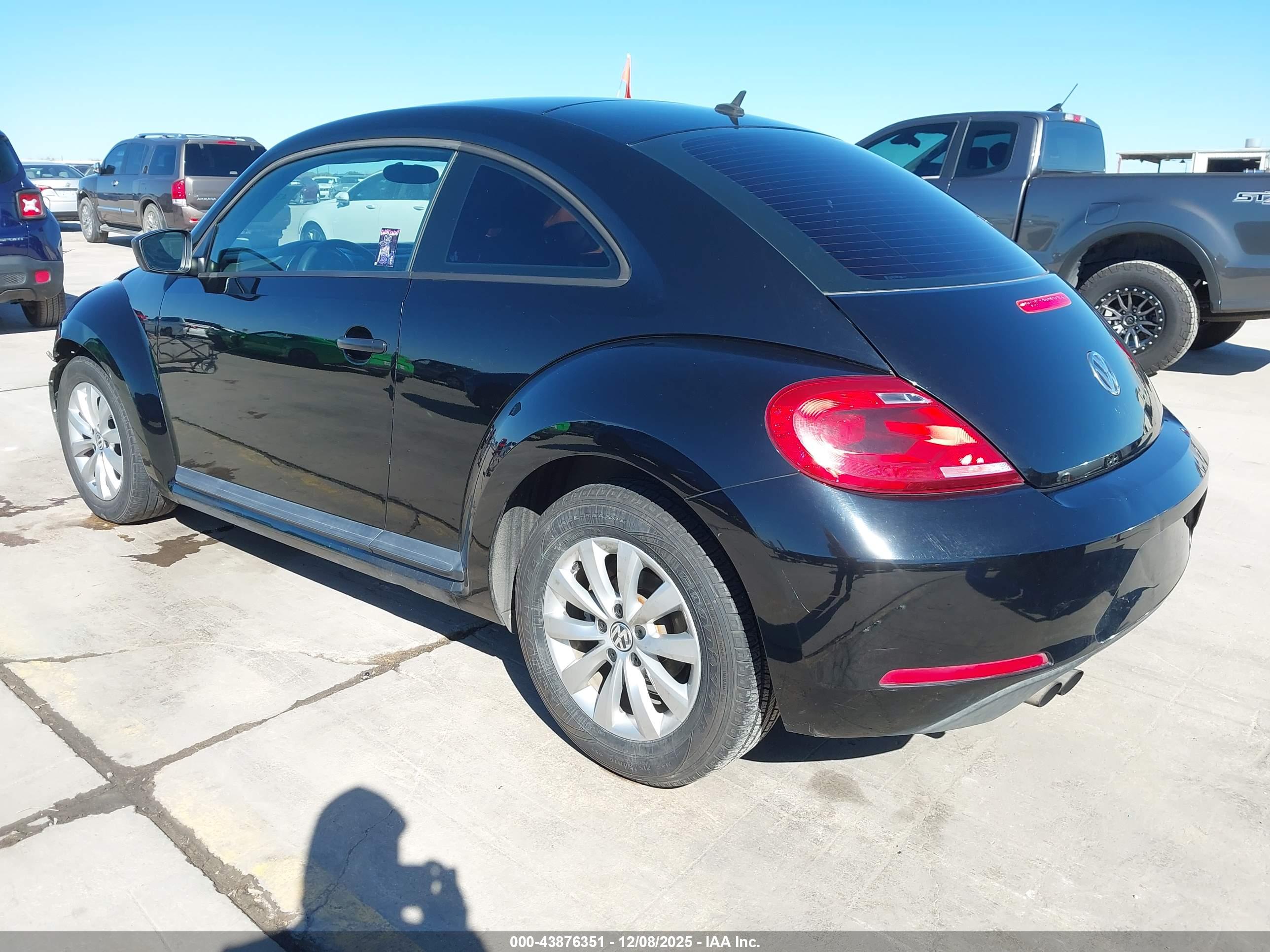 VOLKSWAGEN BEETLE image 3