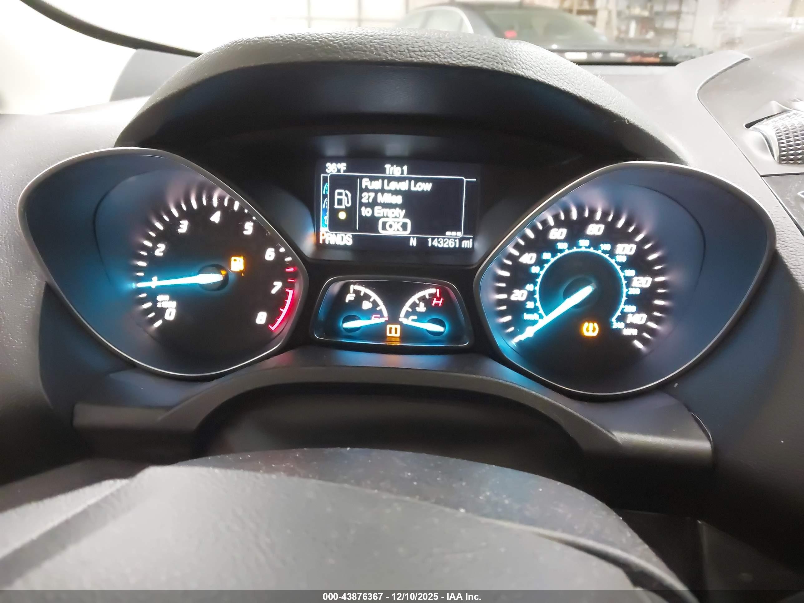 FORD ESCAPE image 7