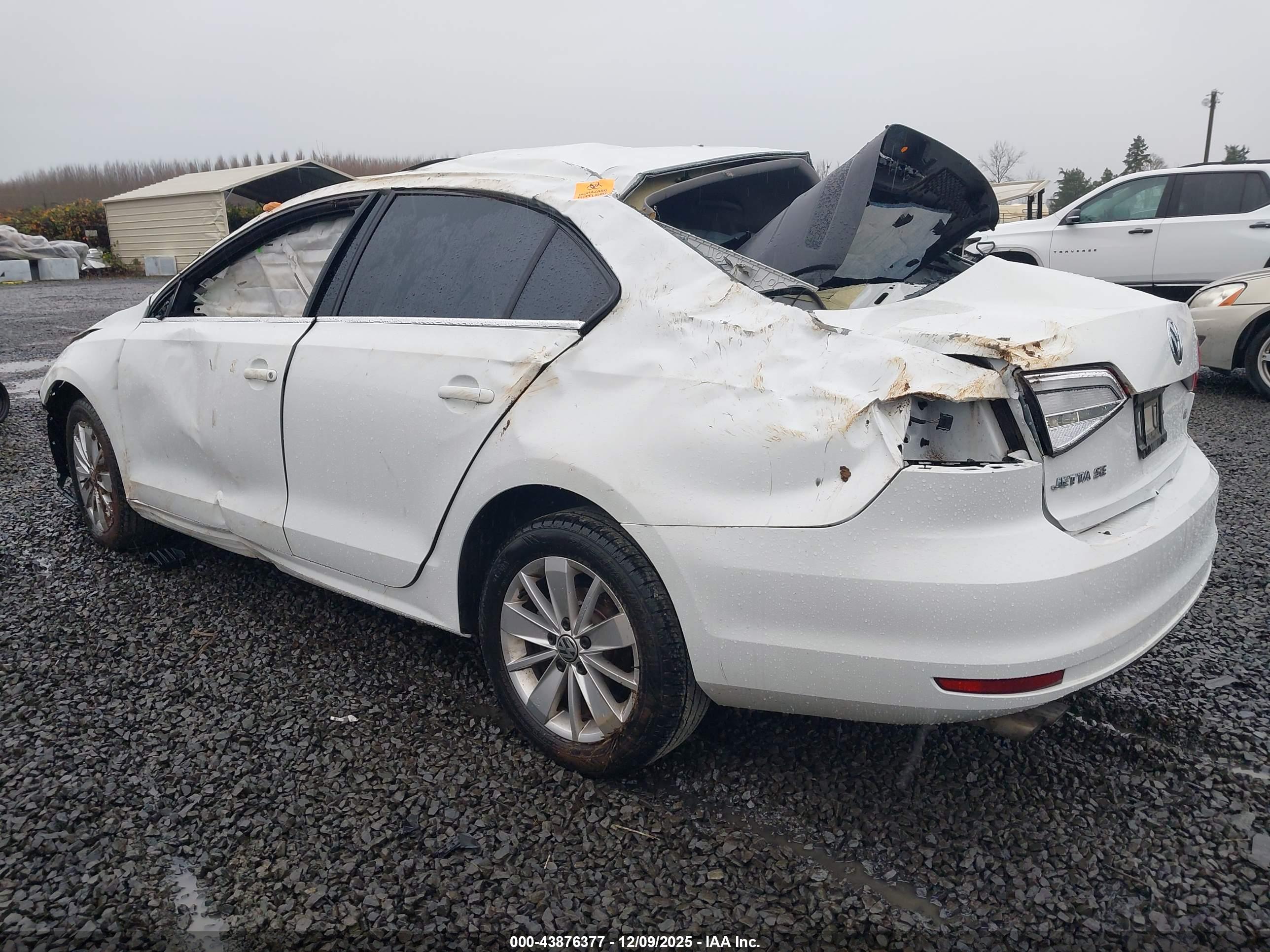 VOLKSWAGEN JETTA image 3