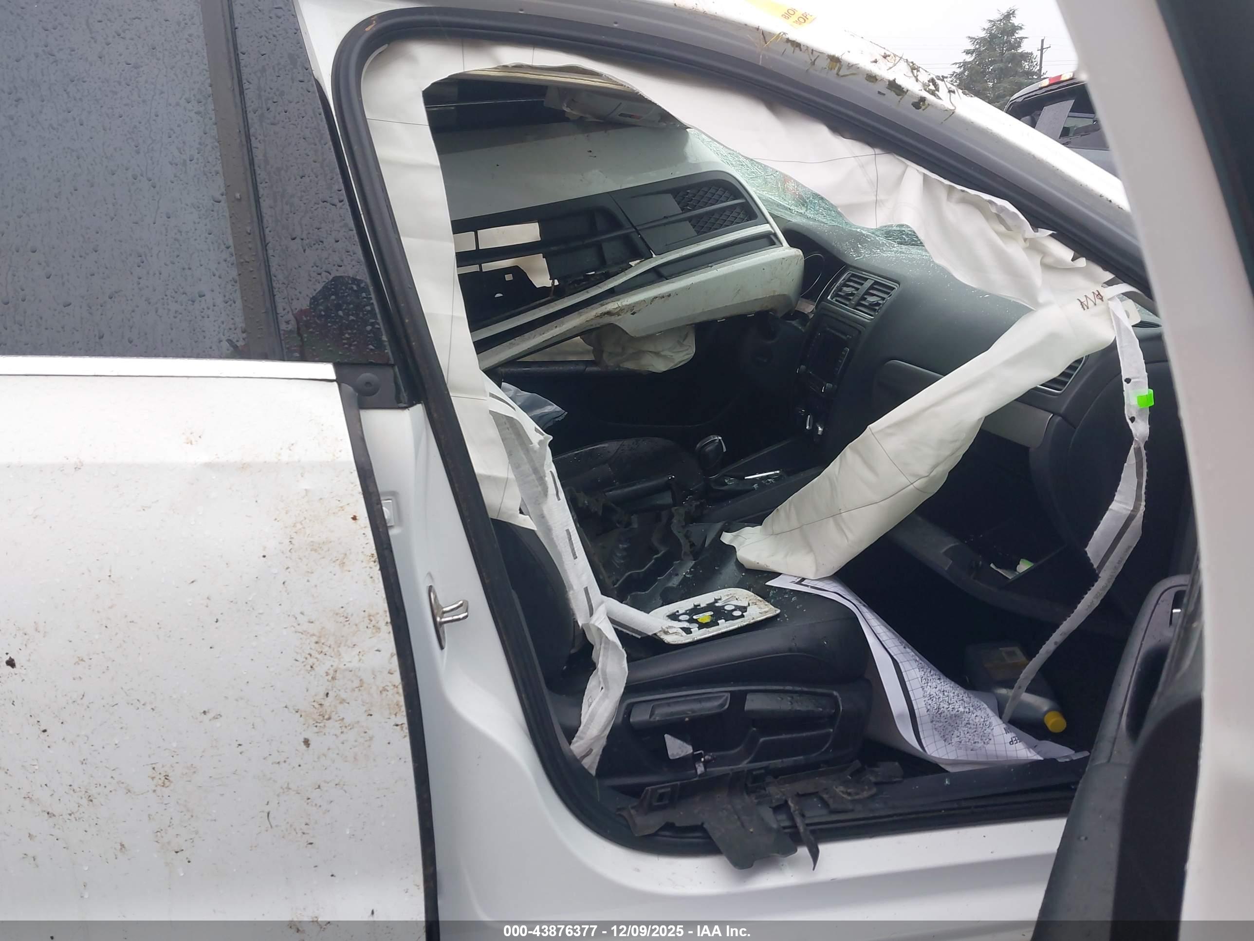 VOLKSWAGEN JETTA image 5