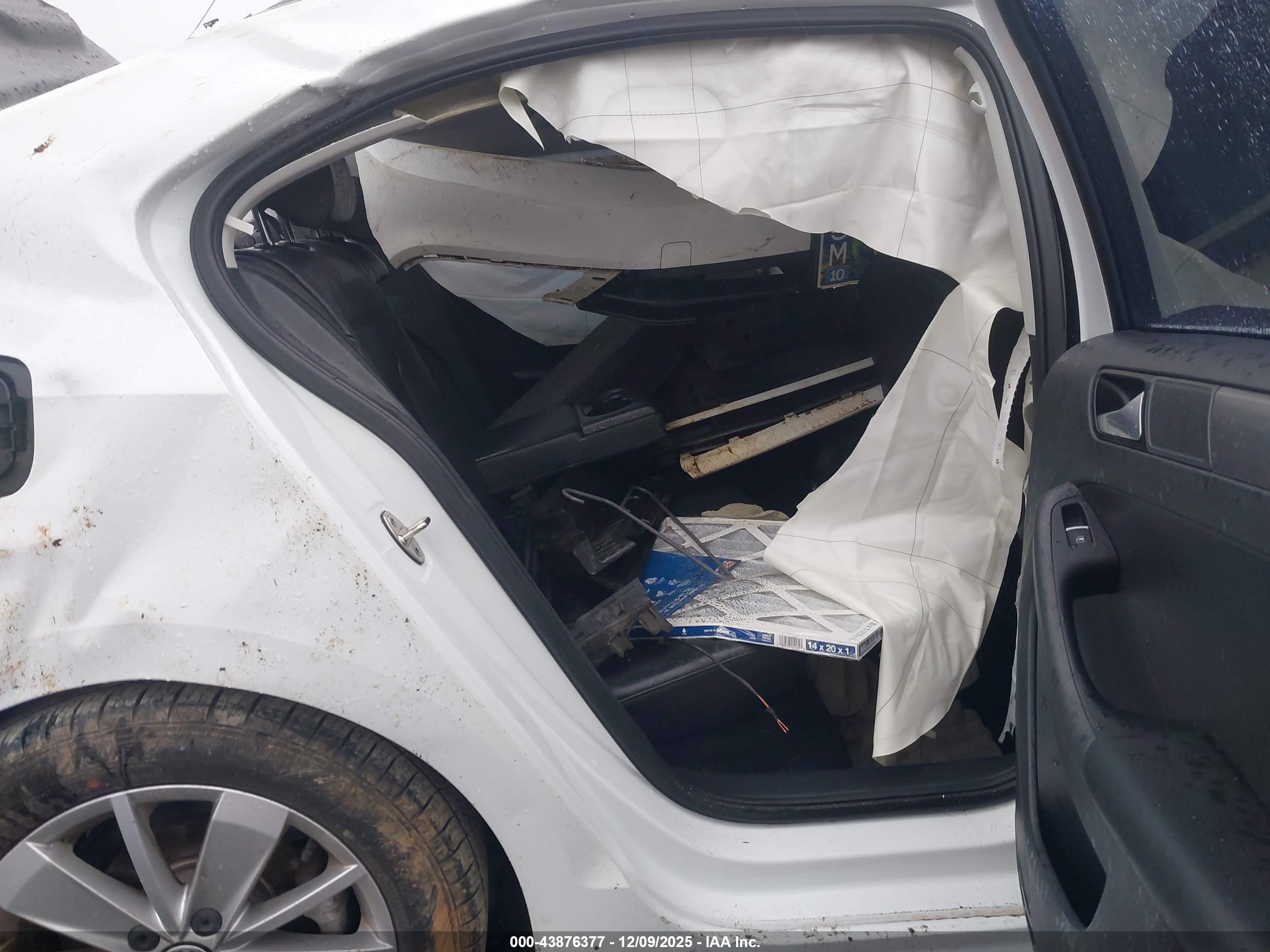 VOLKSWAGEN JETTA image 8
