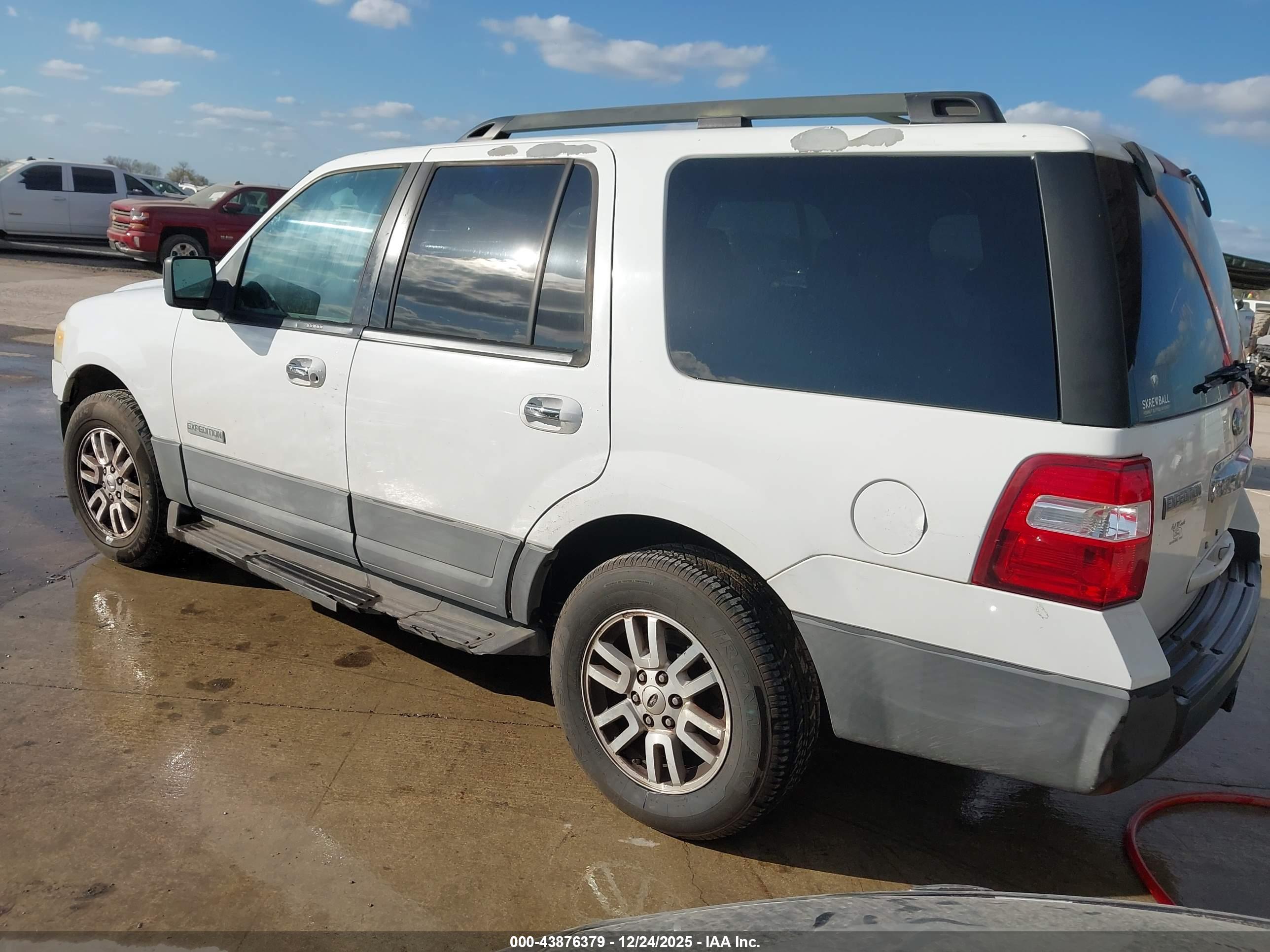 FORD EXPEDITION image 3