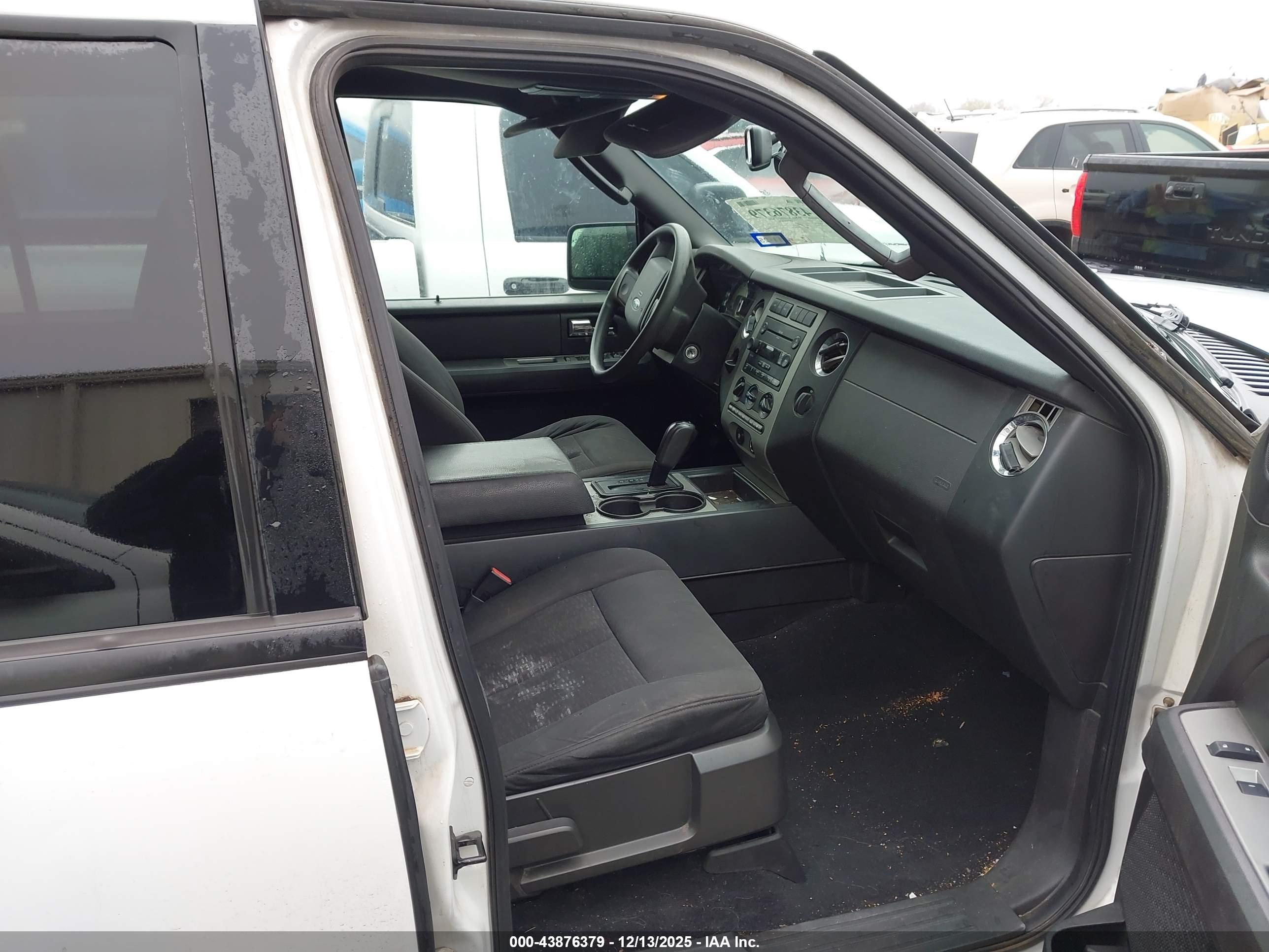 FORD EXPEDITION image 5