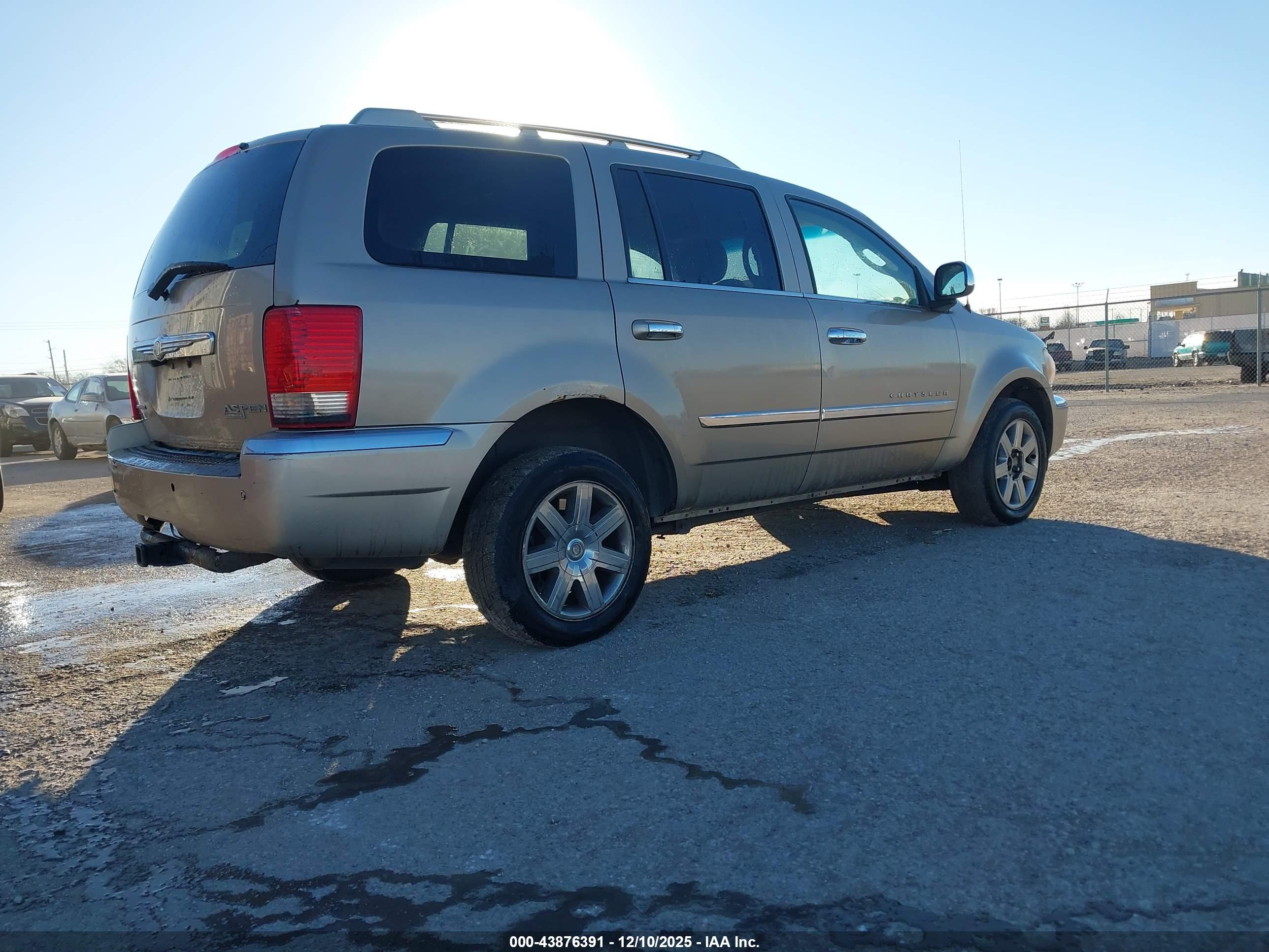 CHRYSLER ASPEN image 4